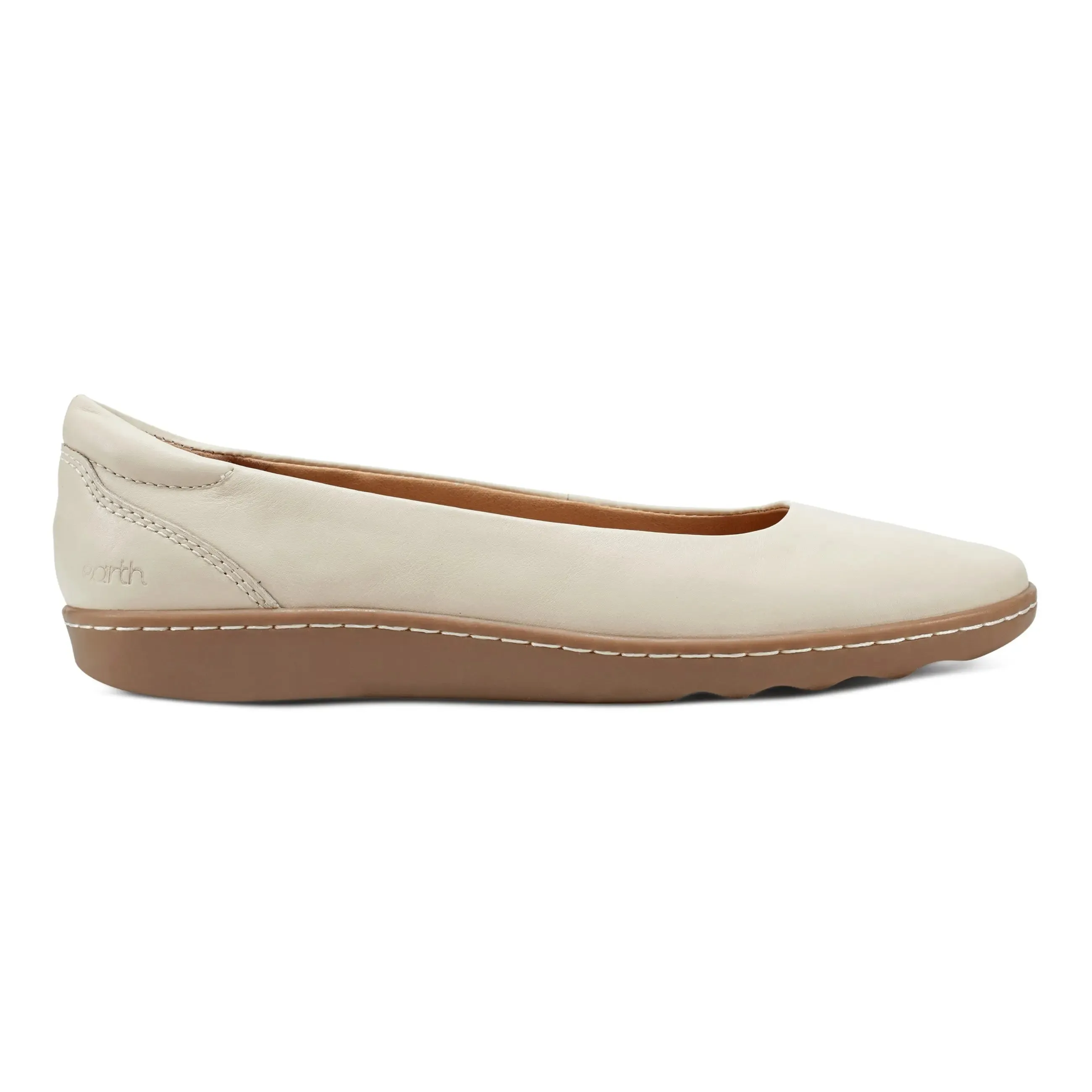 Feather Light Urban Stroll Flexibility Feature Landen Round Toe Casual Flats