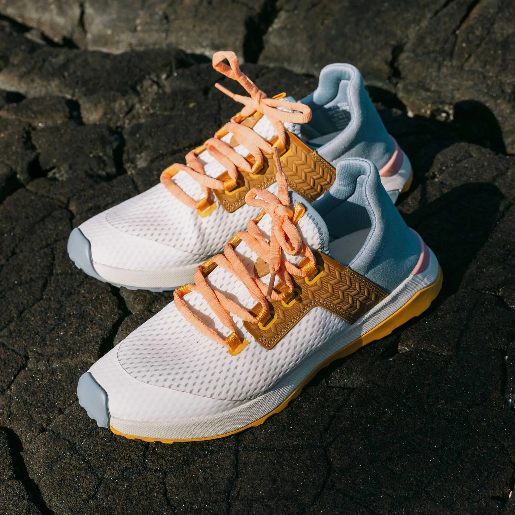 Dynamic Lateral Support Fashionable Look Wailuku - Bright White / Sea Ice
