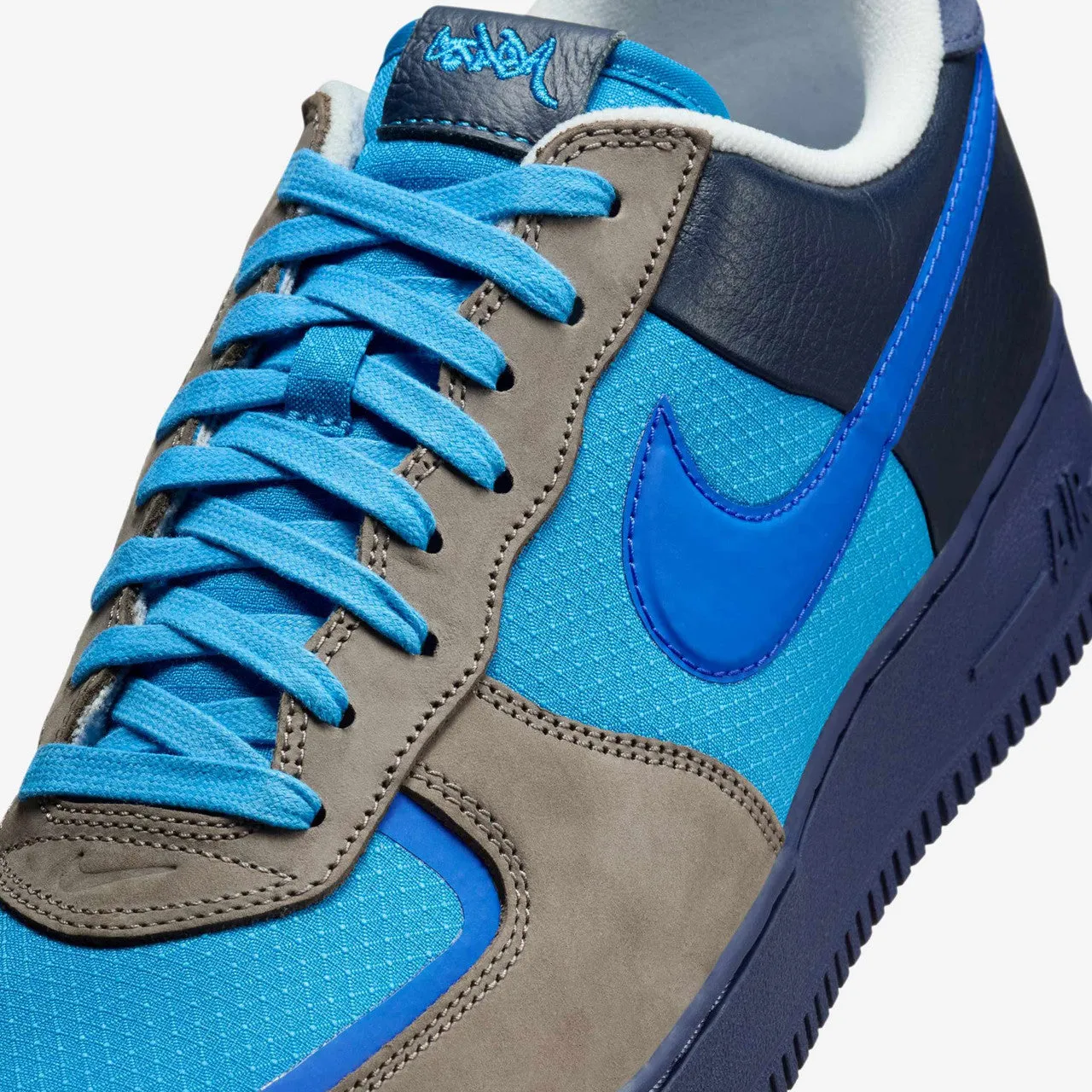 Sky Light Body Balance Air Force 1 Low SP x Stash