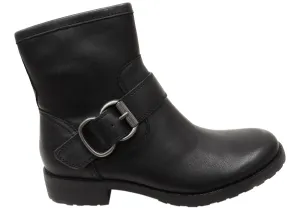 Sofft Brie Womens Comfortable Leather Ankle Boots Sleek Finish Resistant to wear