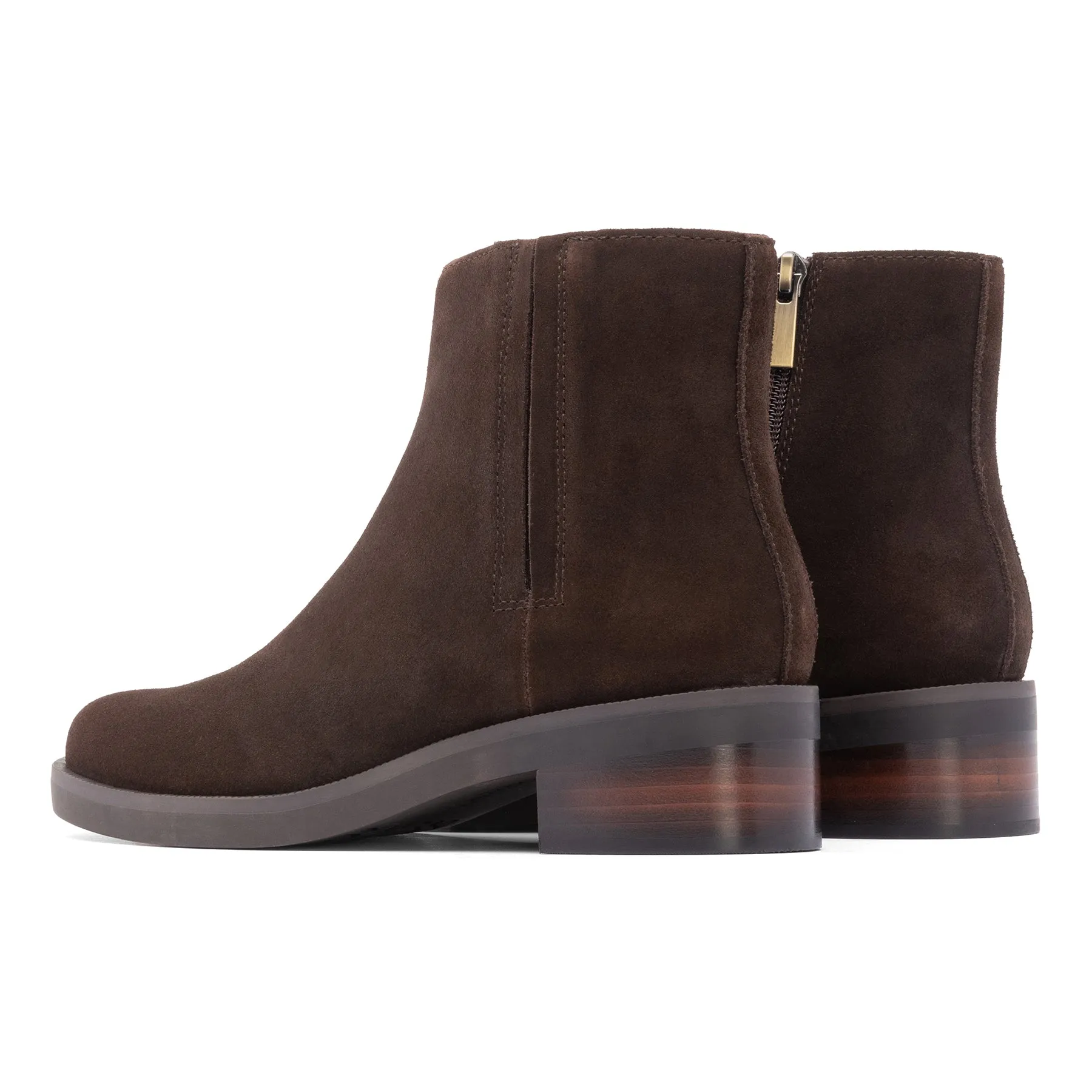 Urban Everyday Minimalist Look Traverse Ankle