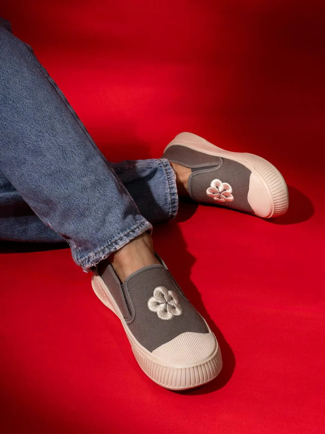 Bacca Bucci Kawaii Sakura Slip-On Sneakers Power Grip