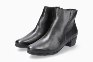 Full Hide Ilsa - Black 7800