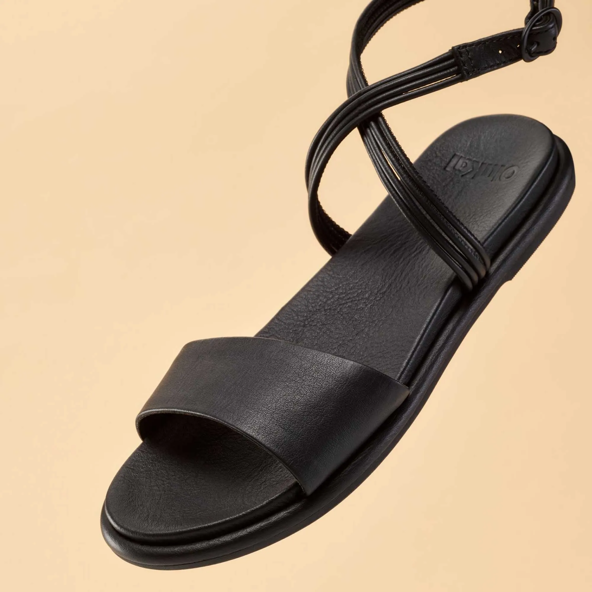 Cushioned Versatile Design Tiare Wrap - Black