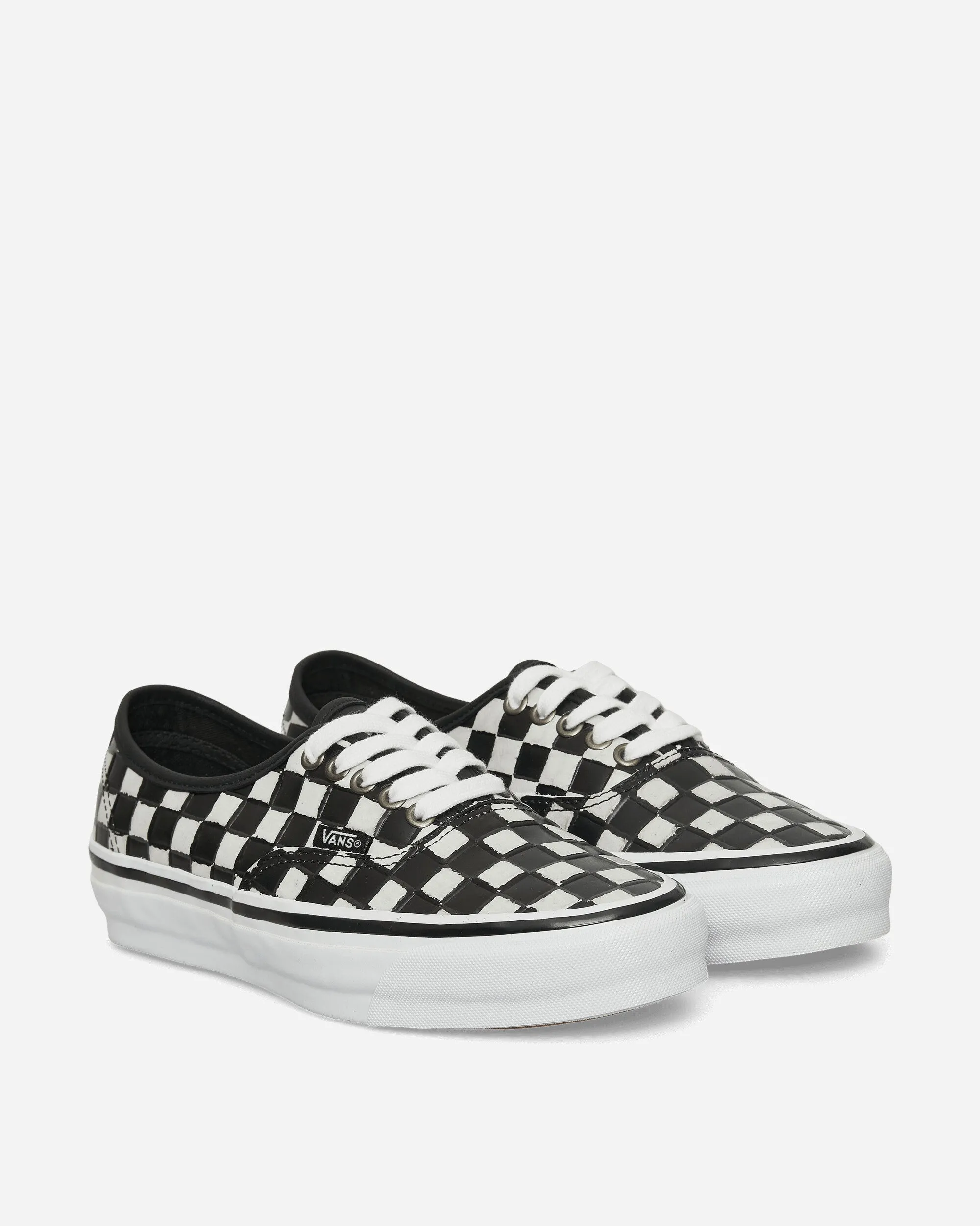 Authentic 44 Leather Check Vibram Sneakers Black / White Game Edge