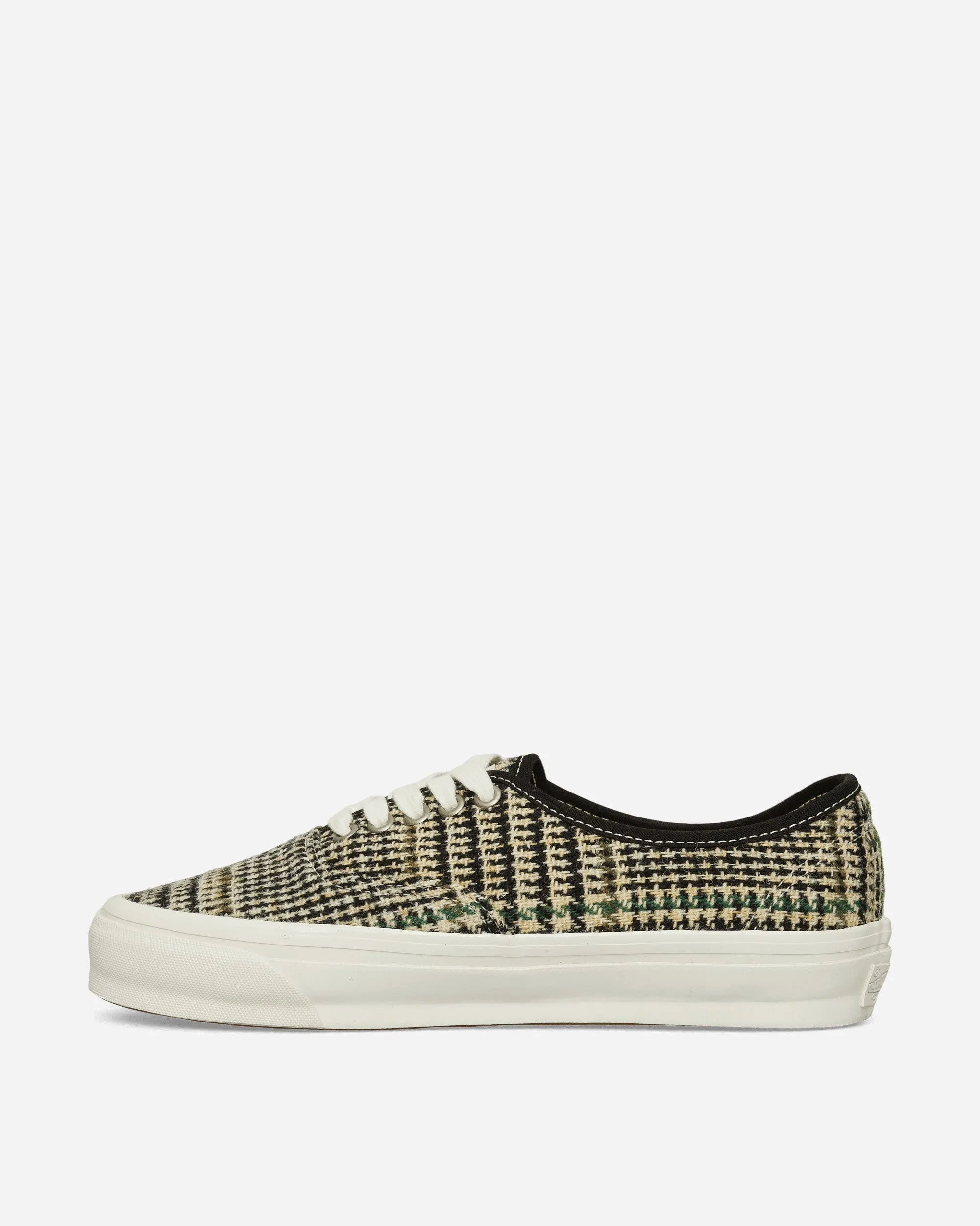 Heritage Line Ultra Light Urban Walkers Authentic LX 44 Sneakers Black / White