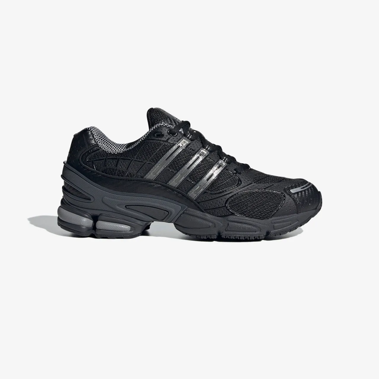Ozweego Pro Toe box