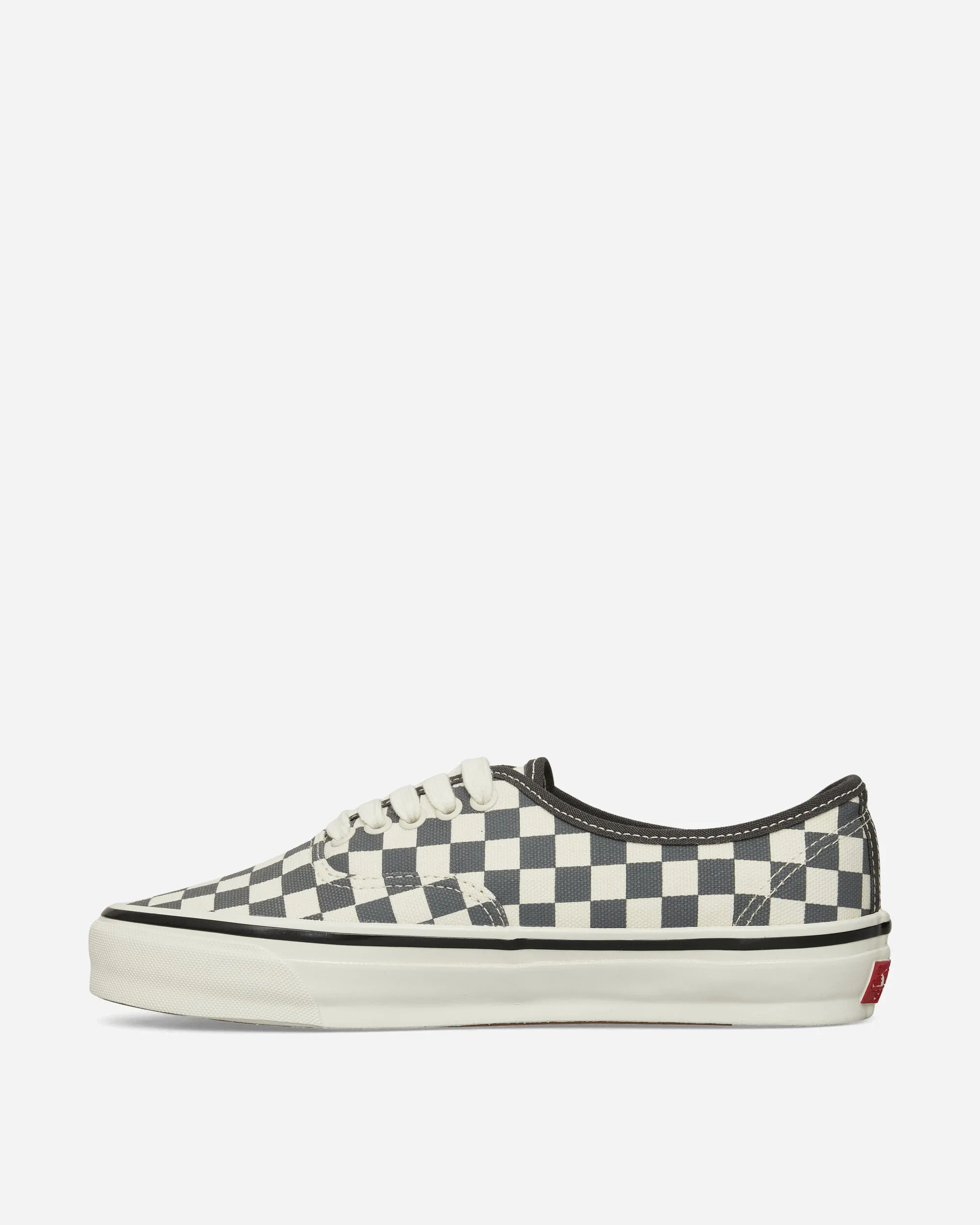 Active Day Authentic LX 44 Sneakers Asphalt / Marshmallow