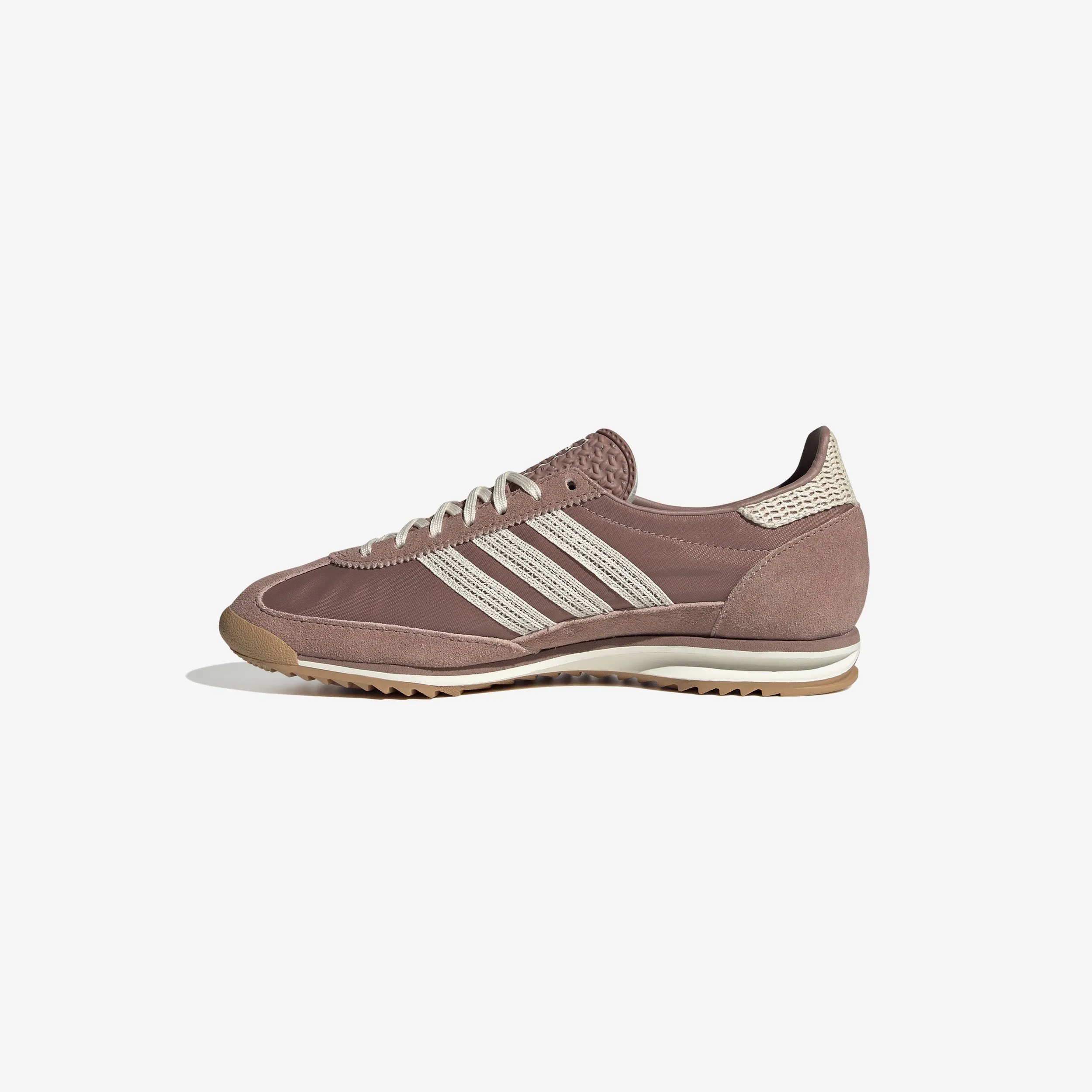 Wmns SL 72 OG group walk Water Edge