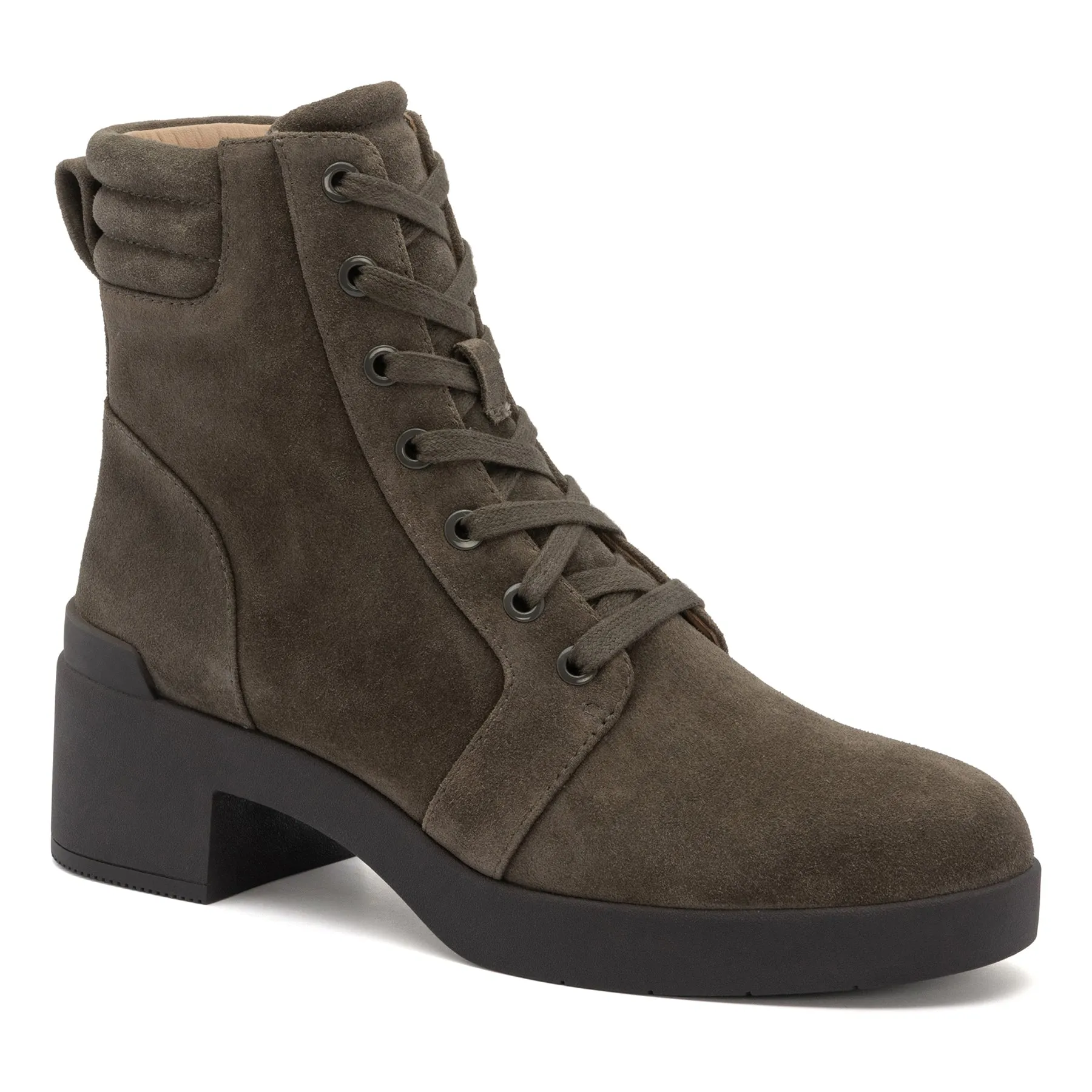 Timeless Look Capital Lace