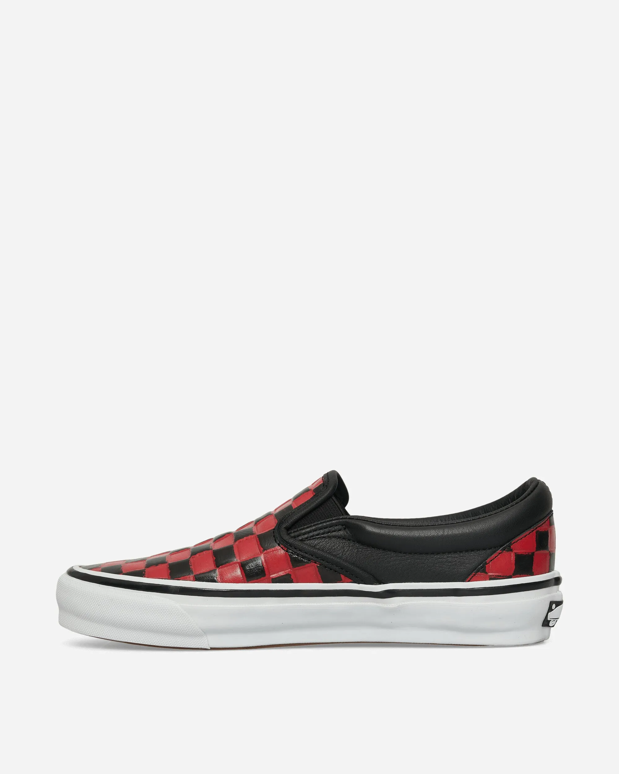 Gloss Finish Classic Slip-On 98 Leather Check Vibram Sneakers Black / Racing Red