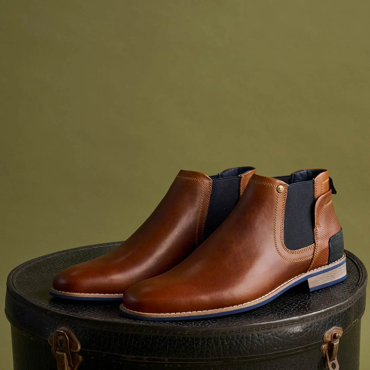 Dion Chelsea Boots Tan Ergonomic Design Urban Comfort