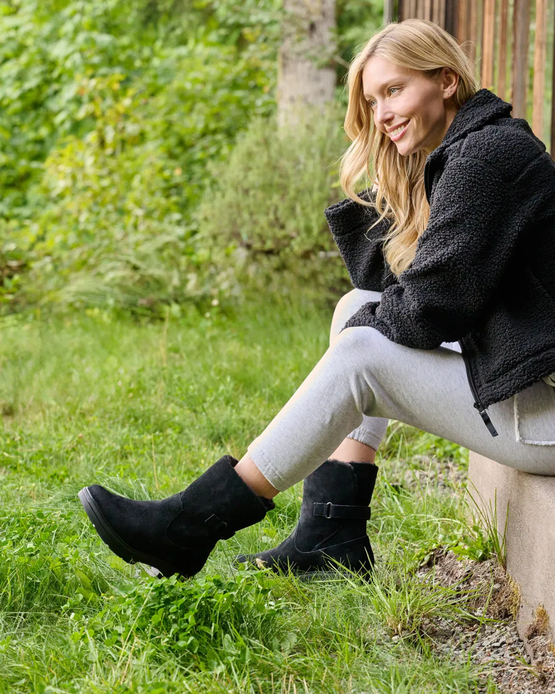 Vista Mid Boot Metatarsal Seamless Stitching