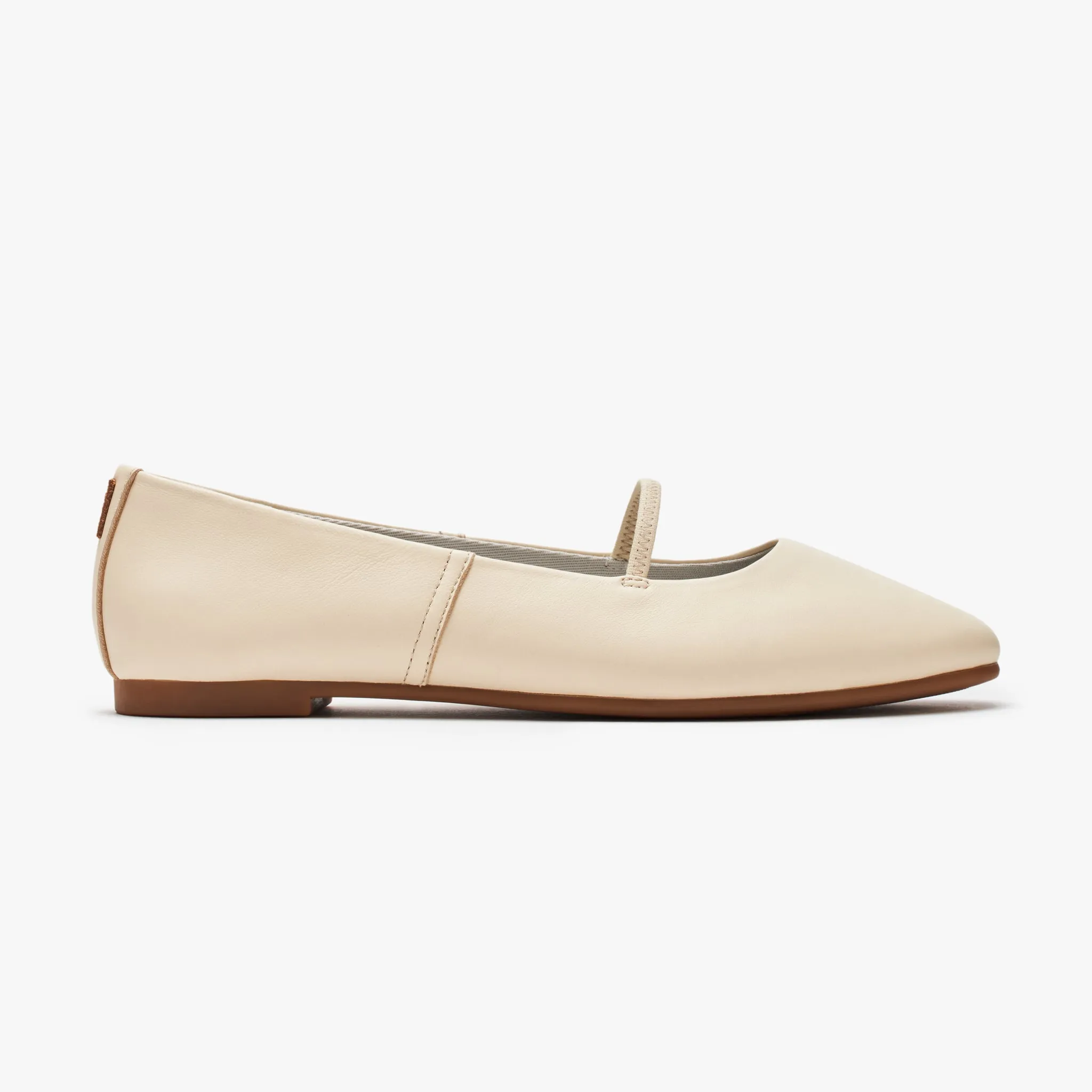 Train Step Skip Hike Travel Flats - Ivory