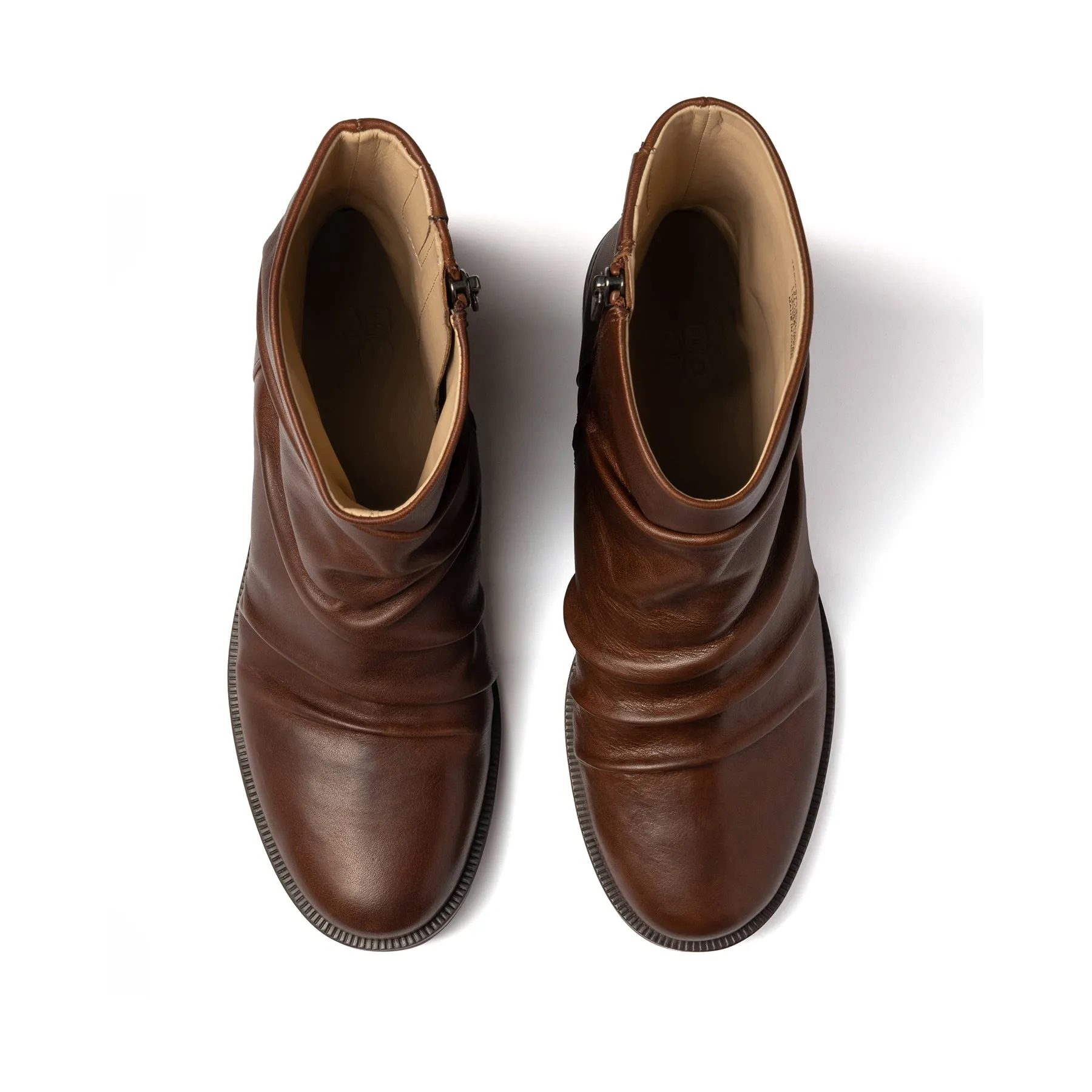 Non-Slip Sole Traverse Scrunch