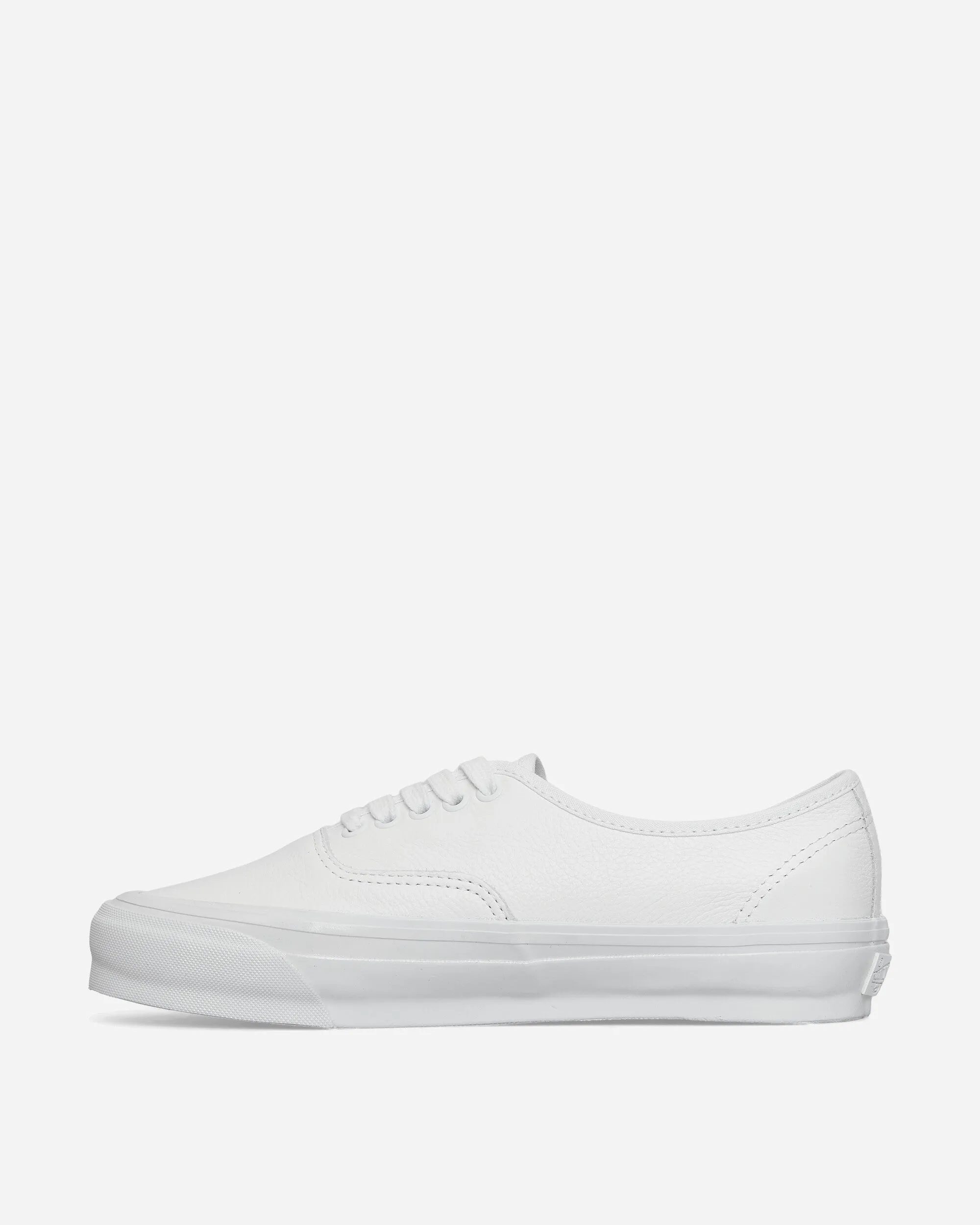 Action Ready Versatile Premium Authentic 44 Leather Sneakers White