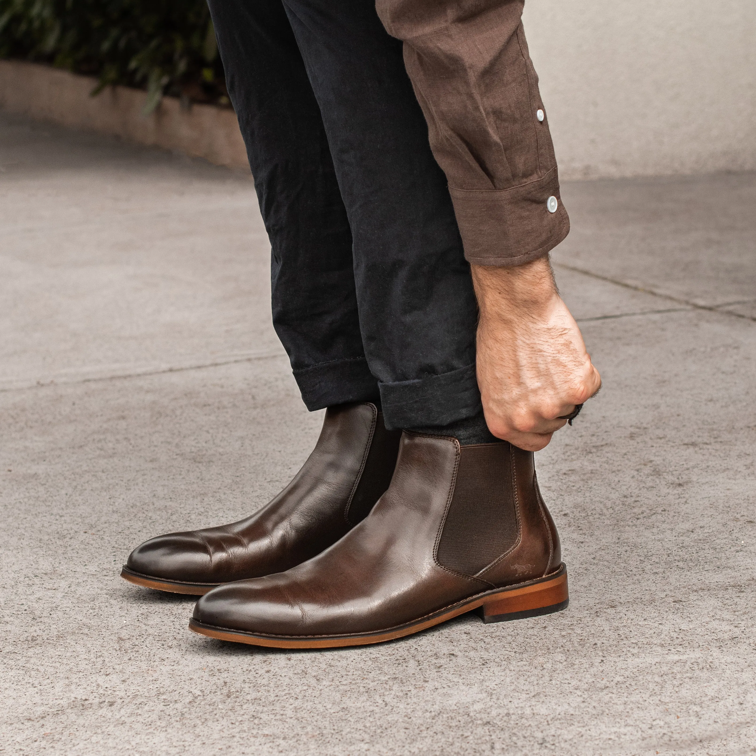 Noah Chelsea Boots Dark Brown Mud Resistant Outdoor Trek