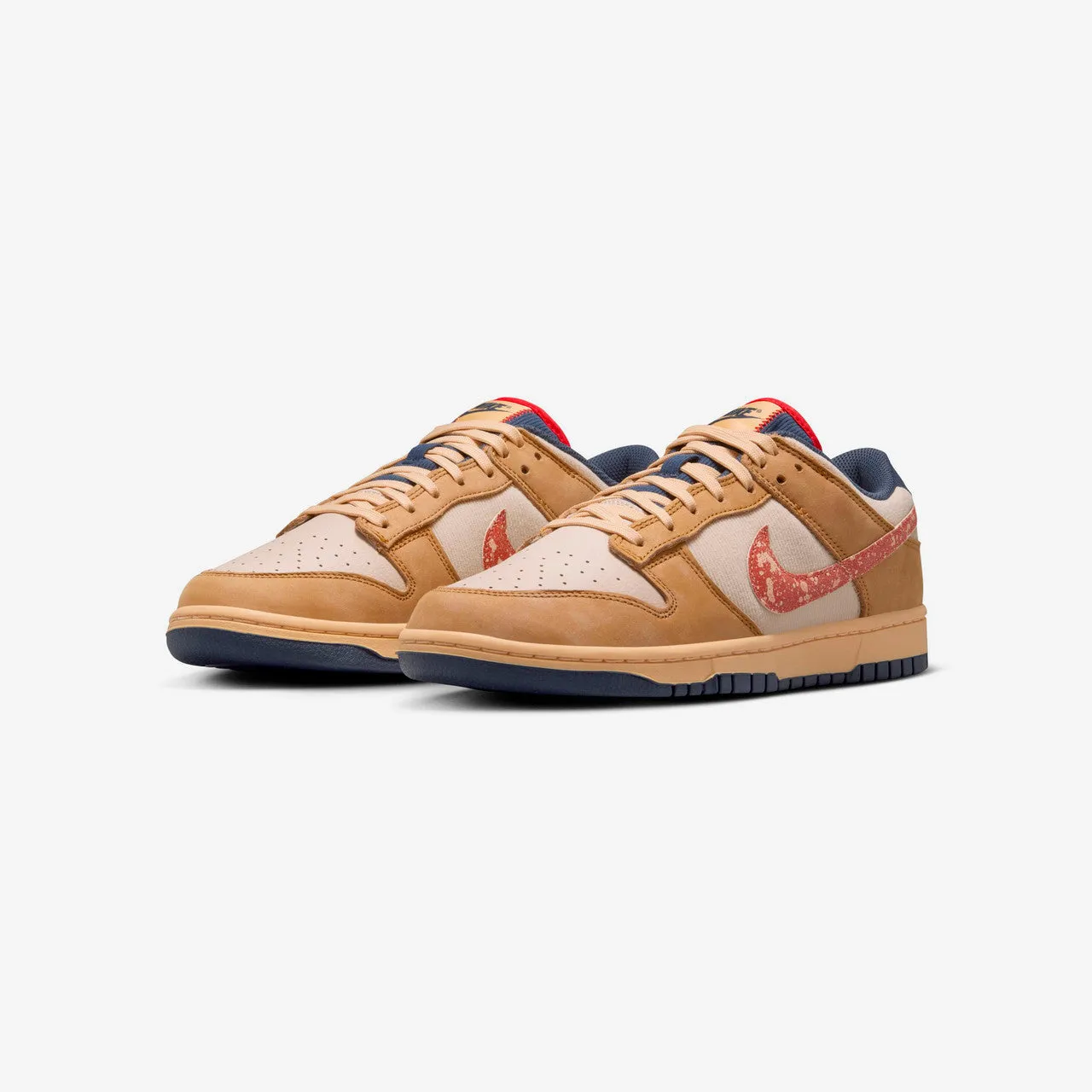 Dunk Low Retro SE Strong Step