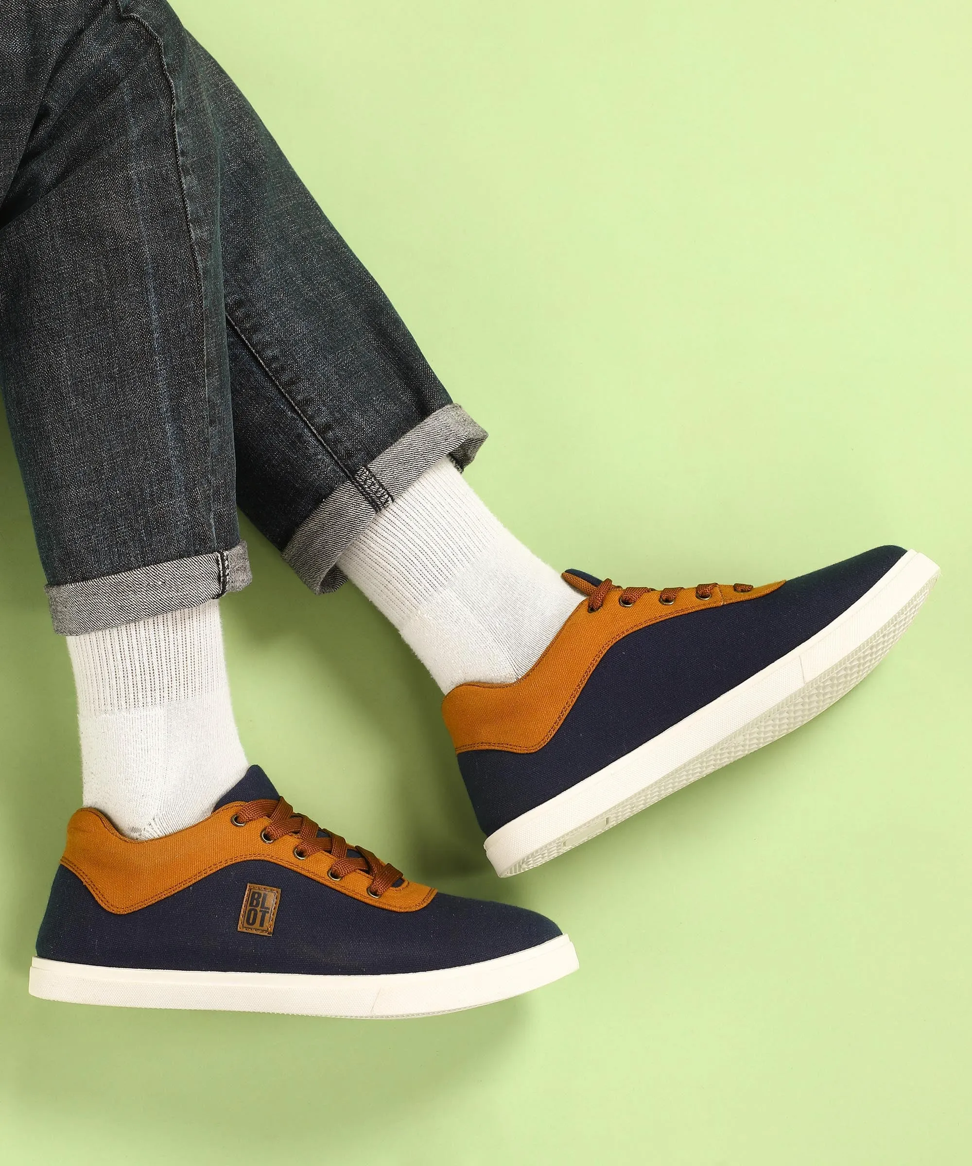 Paragon K1018G Men Casual Shoes | Stylish Walking Outdoor Shoes for Everyday Wear | Smart & Trendy Design  | Comfortable Cushioned Soles White Daily Moves Compact Form