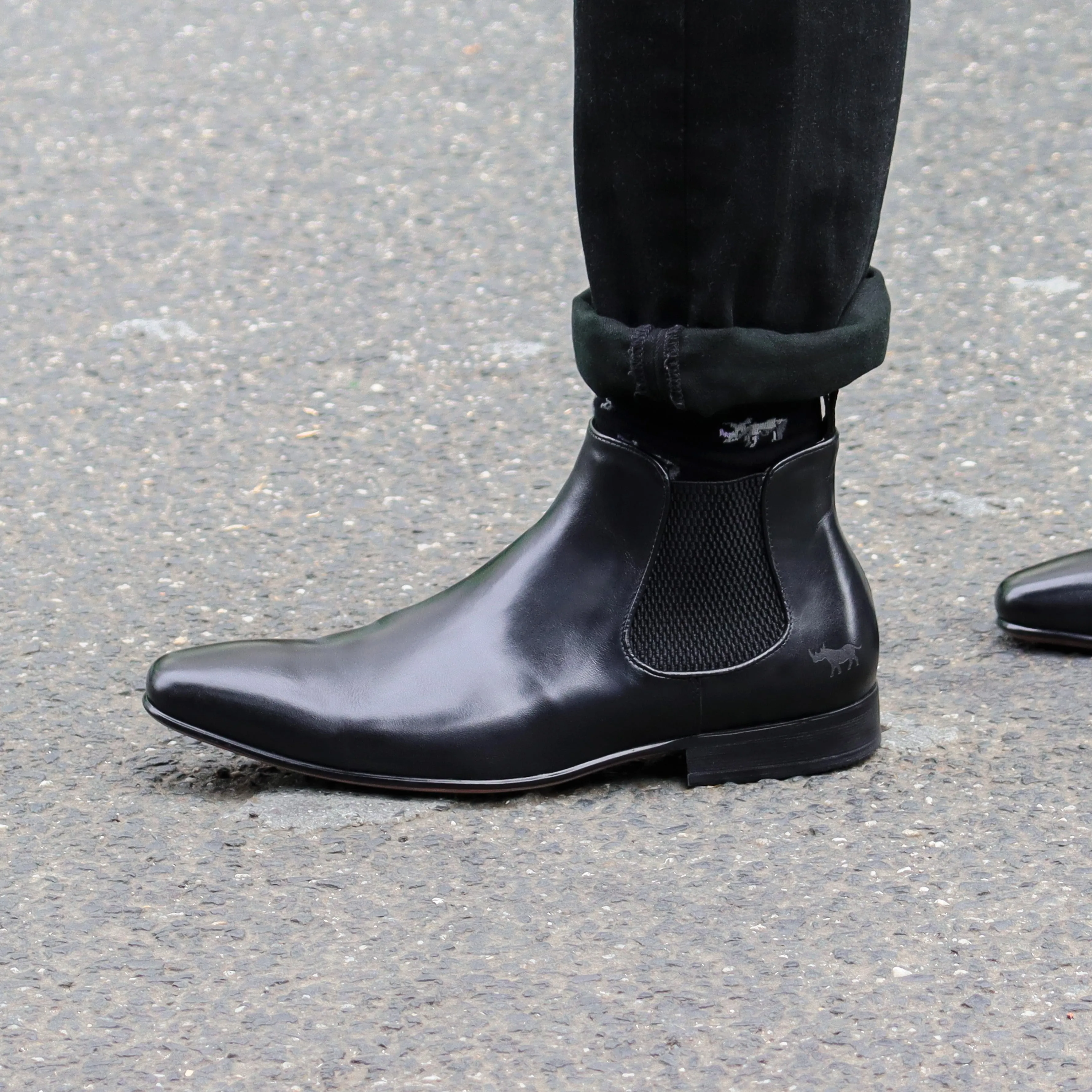 Trail Ready Footwear Durable Shell Stylish Explorer Ajax Chelsea Boots Black