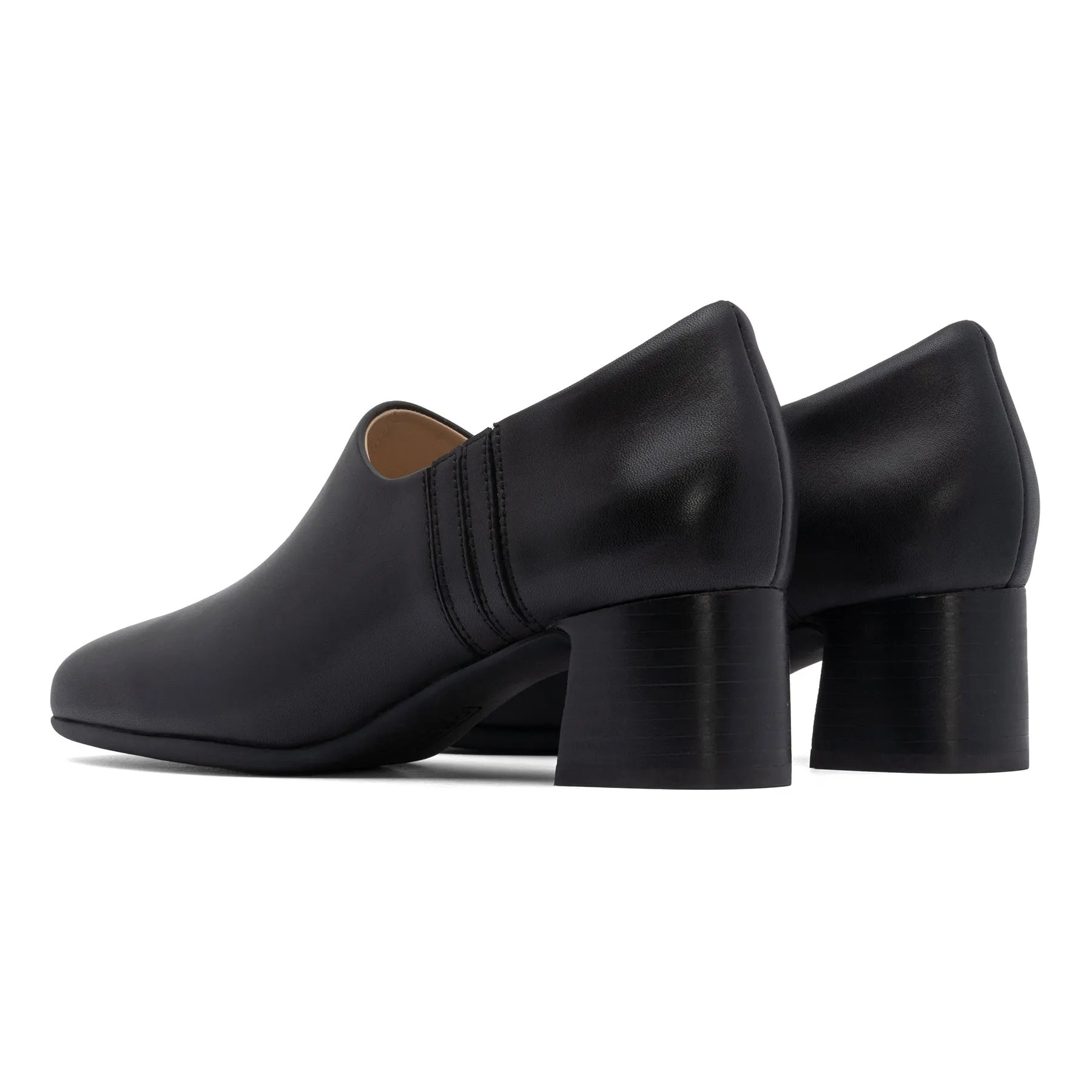 Groom Side Pointed Toe Avenue Slip On