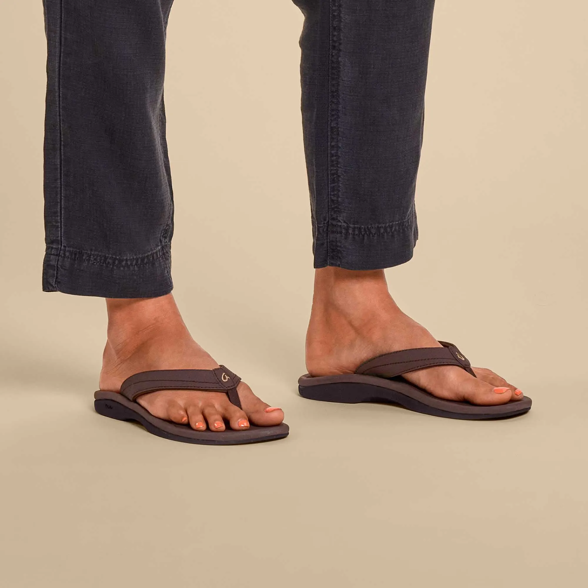 Ohana - Dark Java Comfy Travel Flats pool