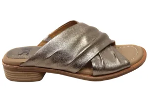 Sofft Fallon Womens Leather Slides Sandals With Comfort Footbed Stretchable