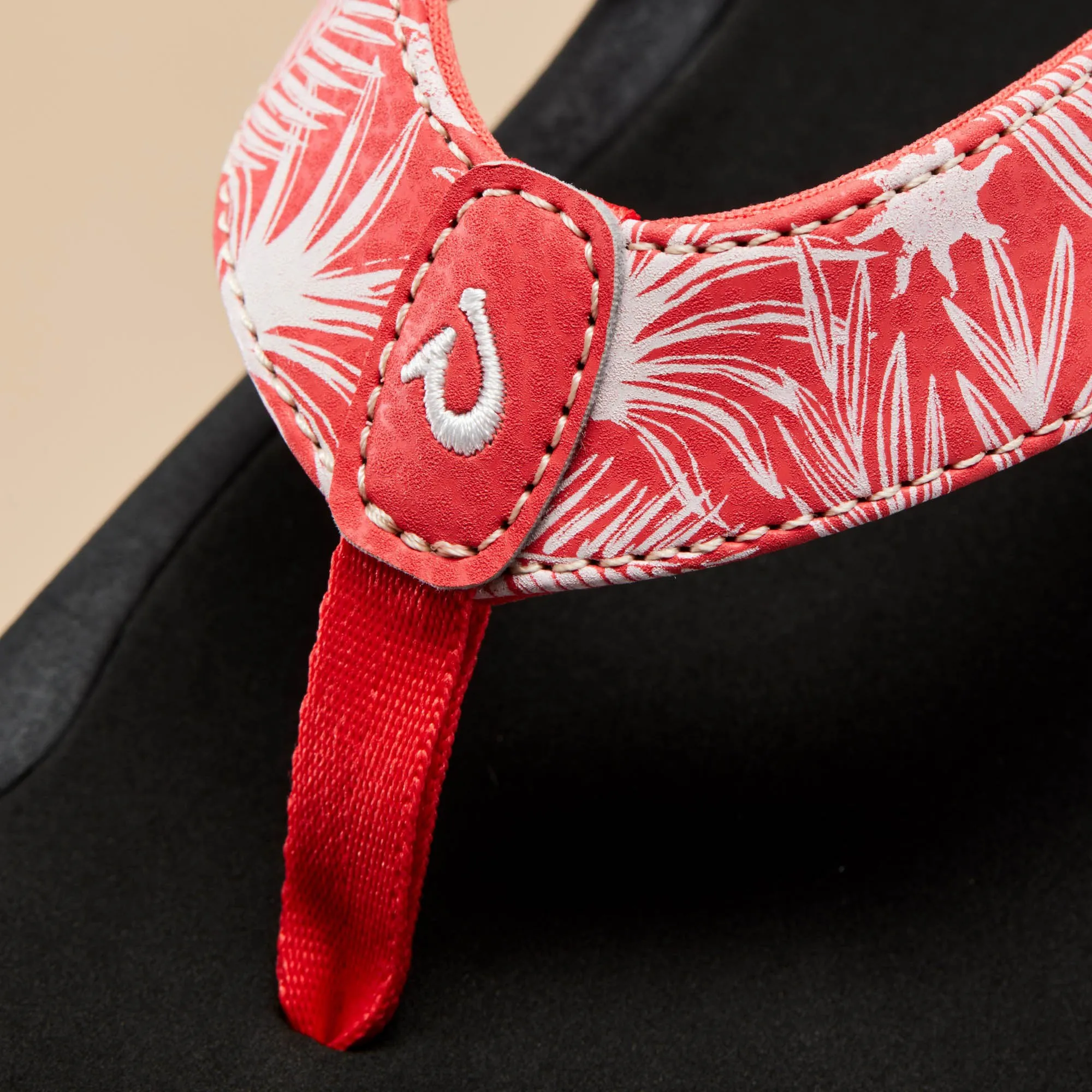 Tassel Fun Ohana - Lehua Flower / Onyx