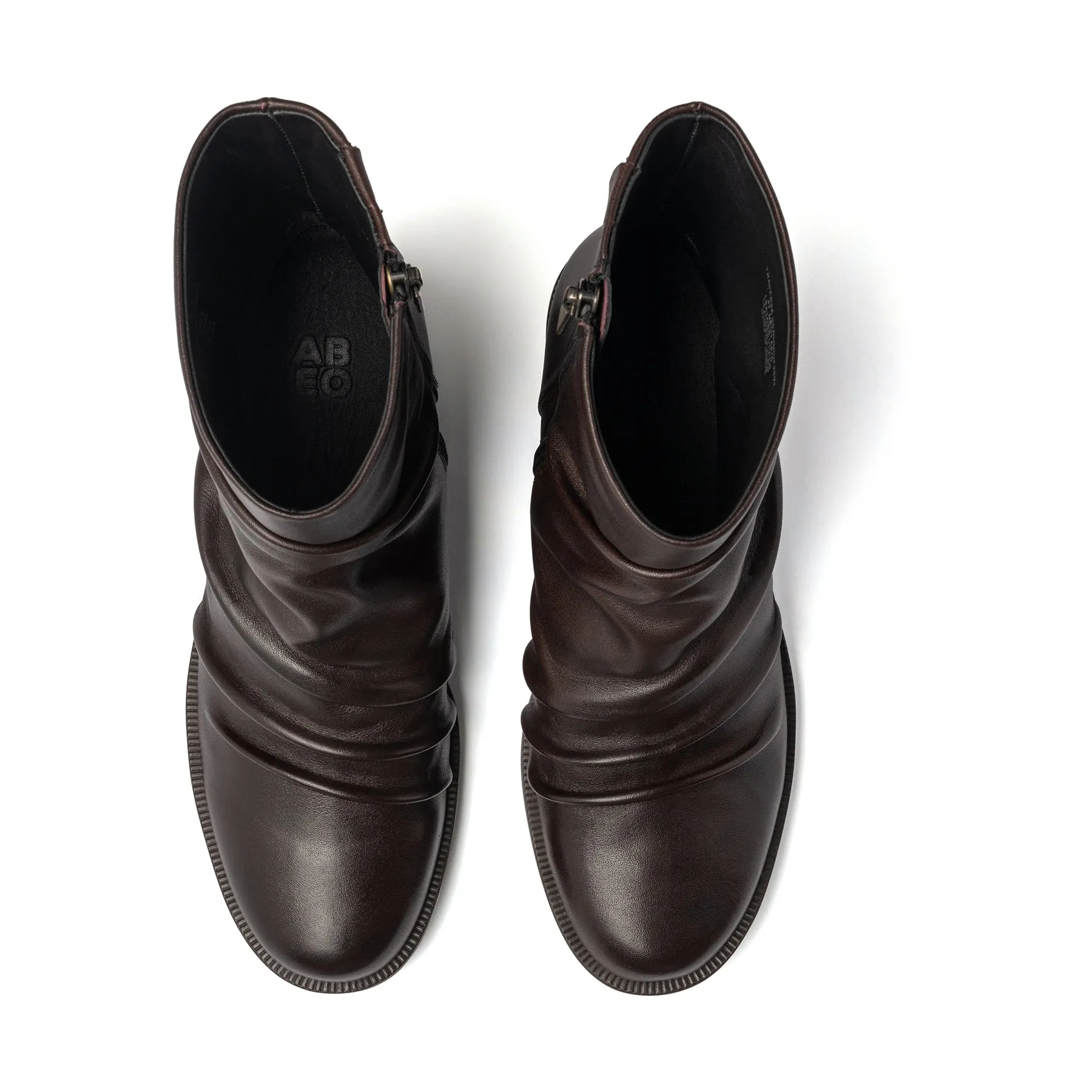 Leather Cool Traverse Scrunch