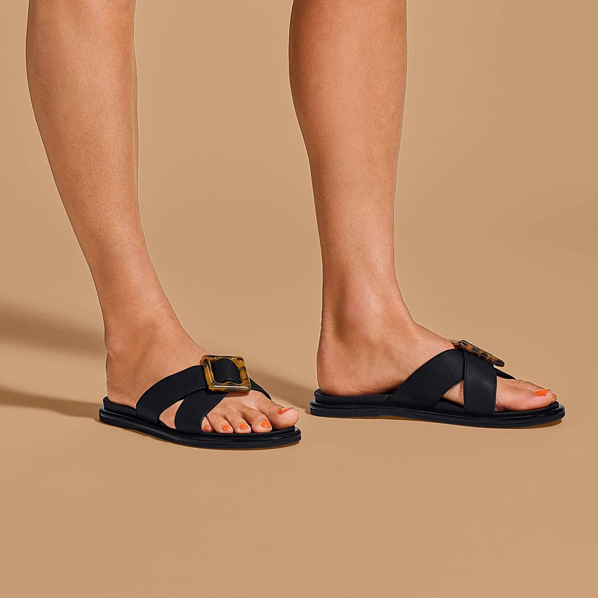 Walking Fit Narrow Fit Lai Slide - Black
