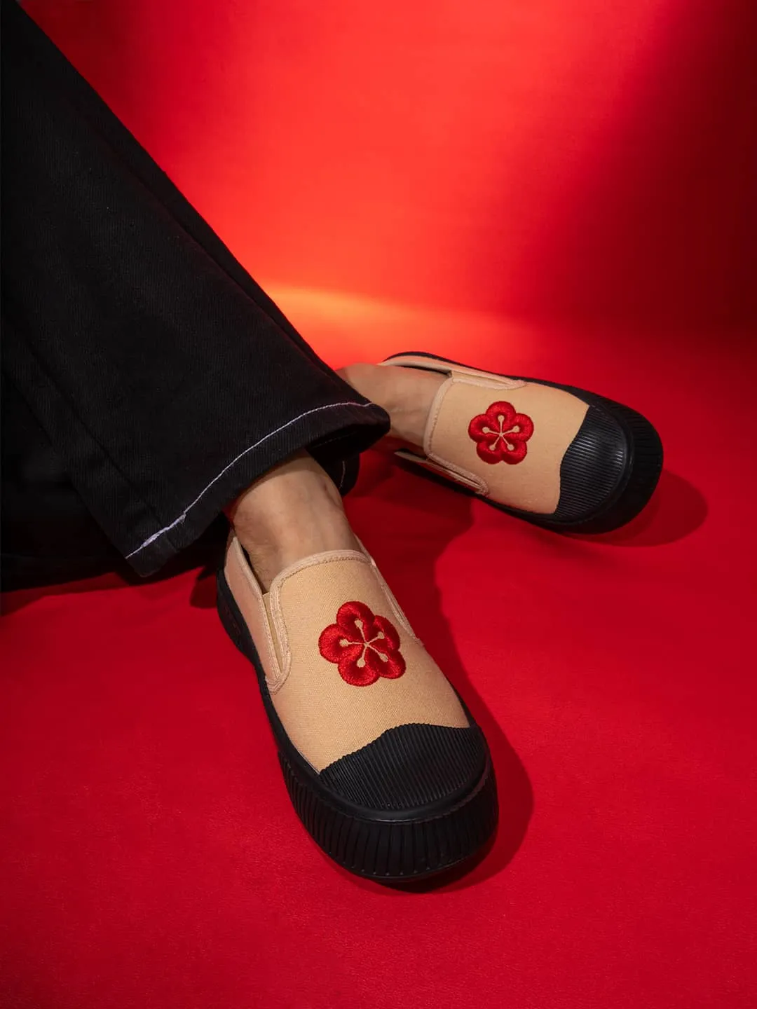 Ergonomic Wellness Seekers New Drop Bacca Bucci Kawaii Sakura Slip-On Sneakers