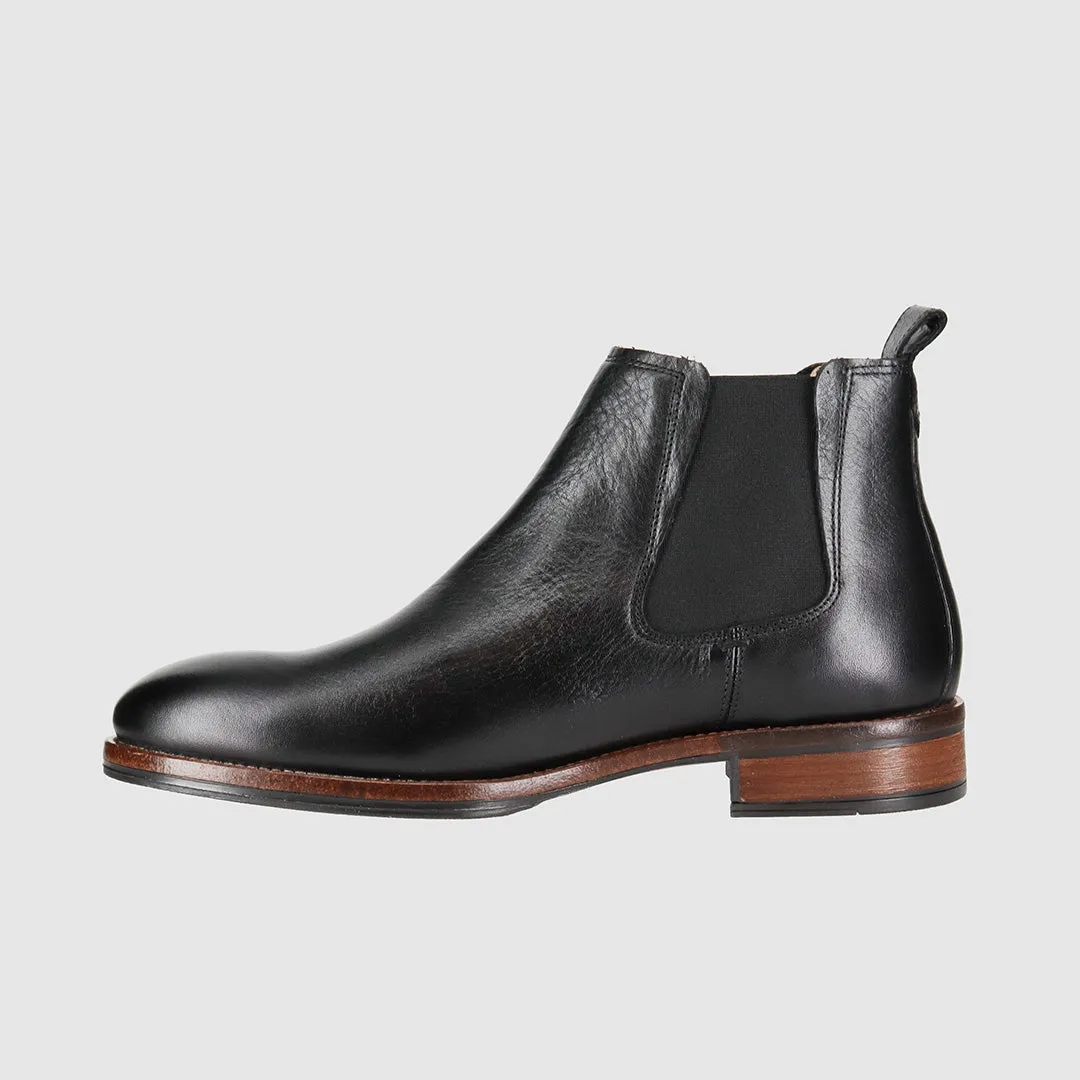 Bounce Step Wolfe Chelsea Boots Black