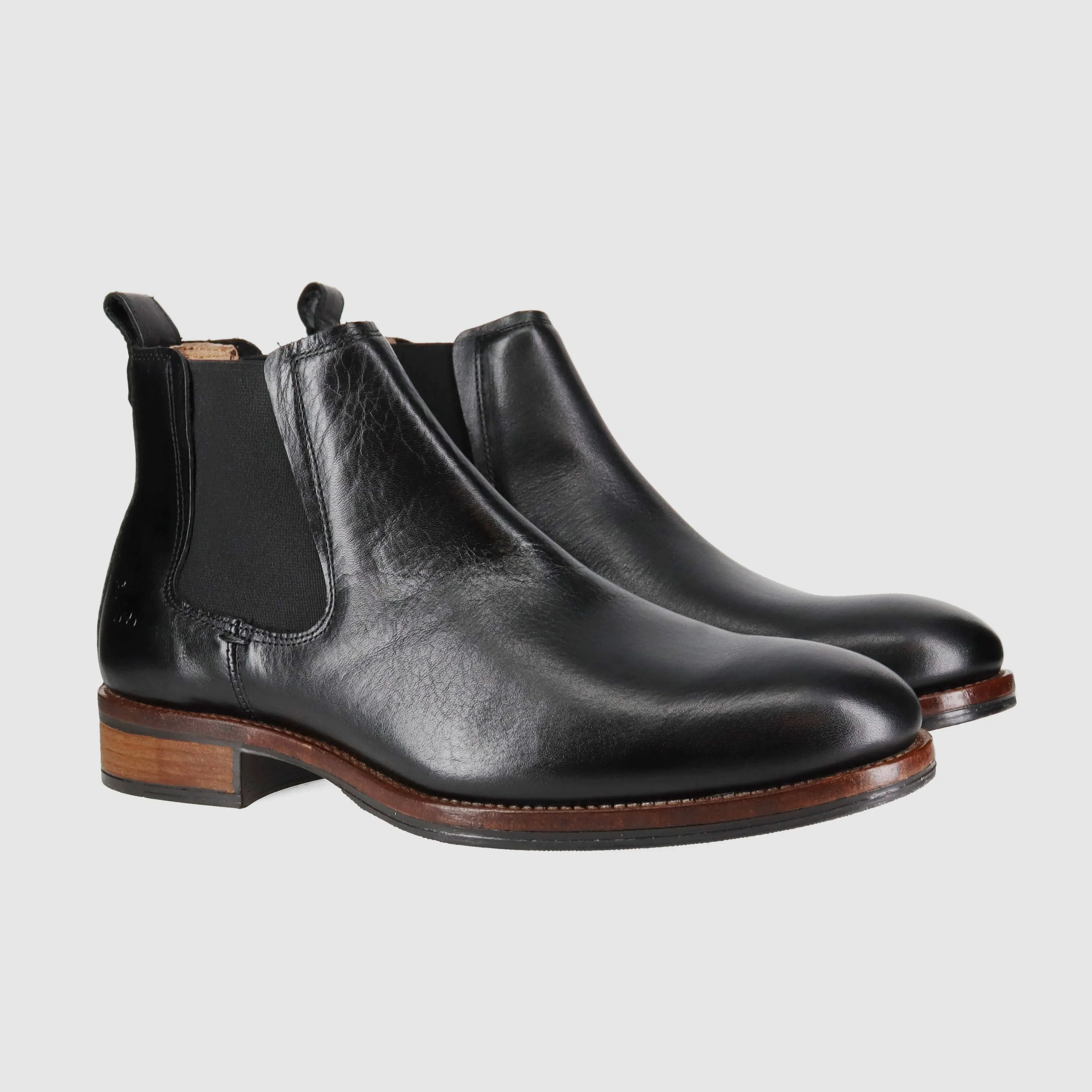 Mountain Trail Breathable mesh Wolfe Chelsea Boots Black