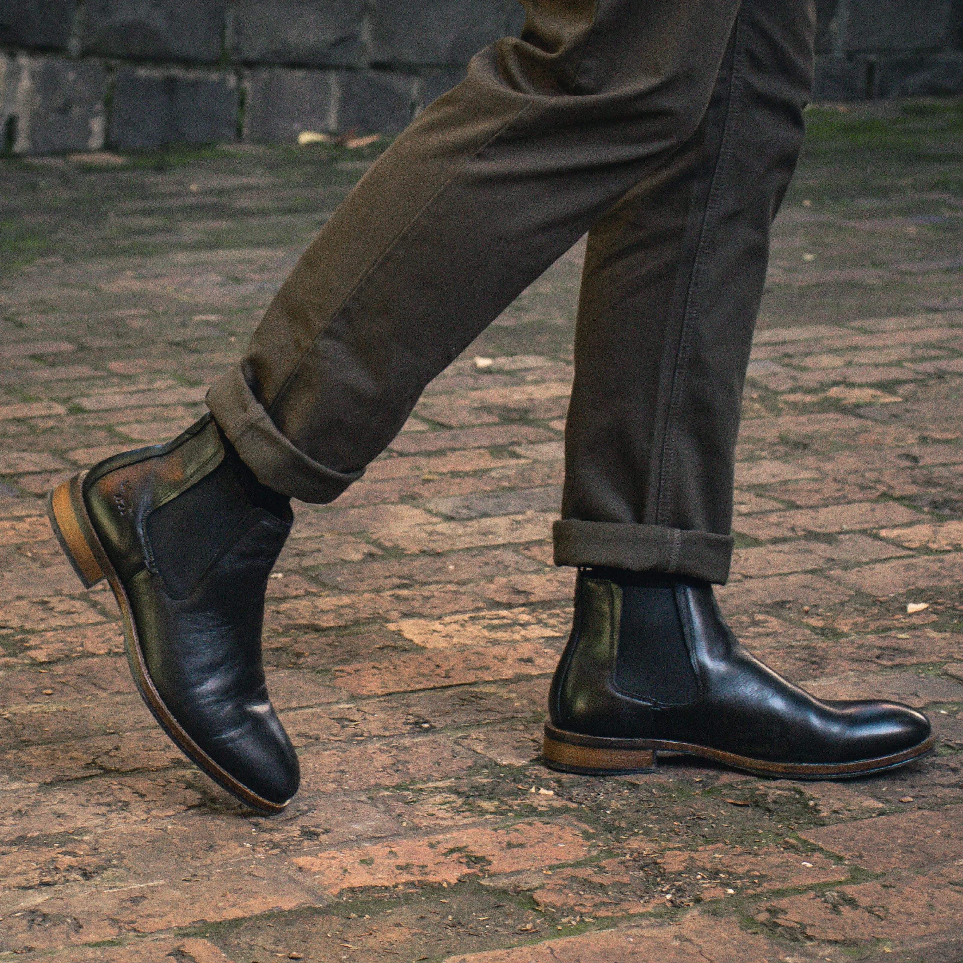 Wolfe Chelsea Boots Black Elastic Goring Vintage Style