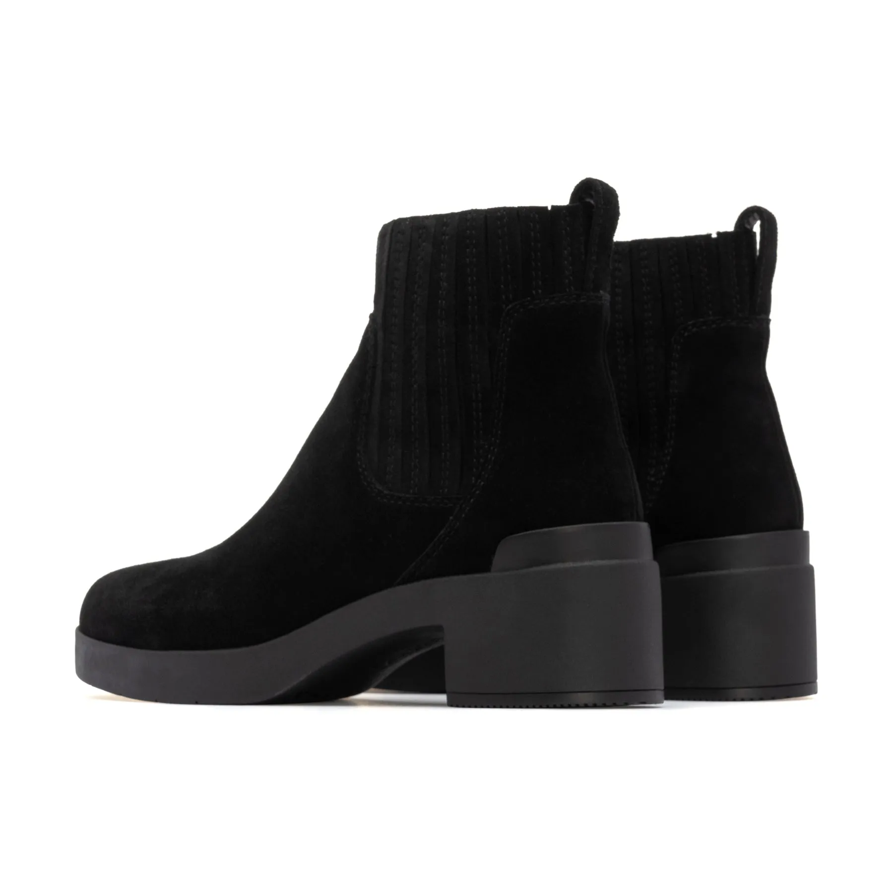 Capital Chelsea Padded Interior Rough Trail Hiker Sporty Look