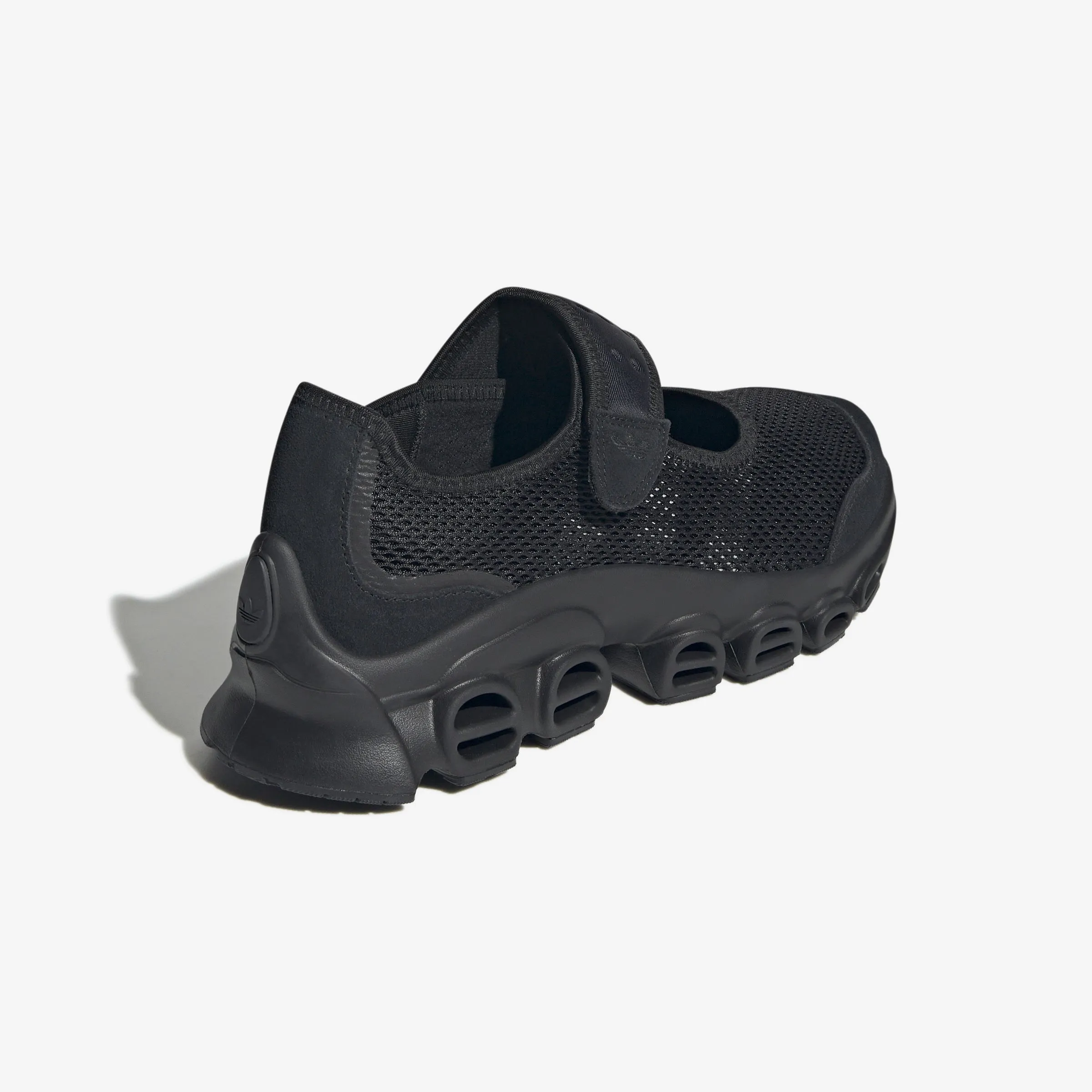 Camera Look mesh construction Wmns Adifom Megajane
