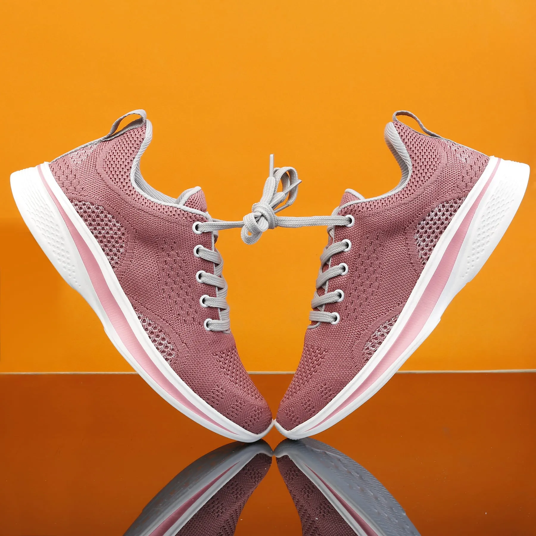 Good Traction Retro Core Bacca Bucci DETROIT Women Running/Walking/Training Shoes