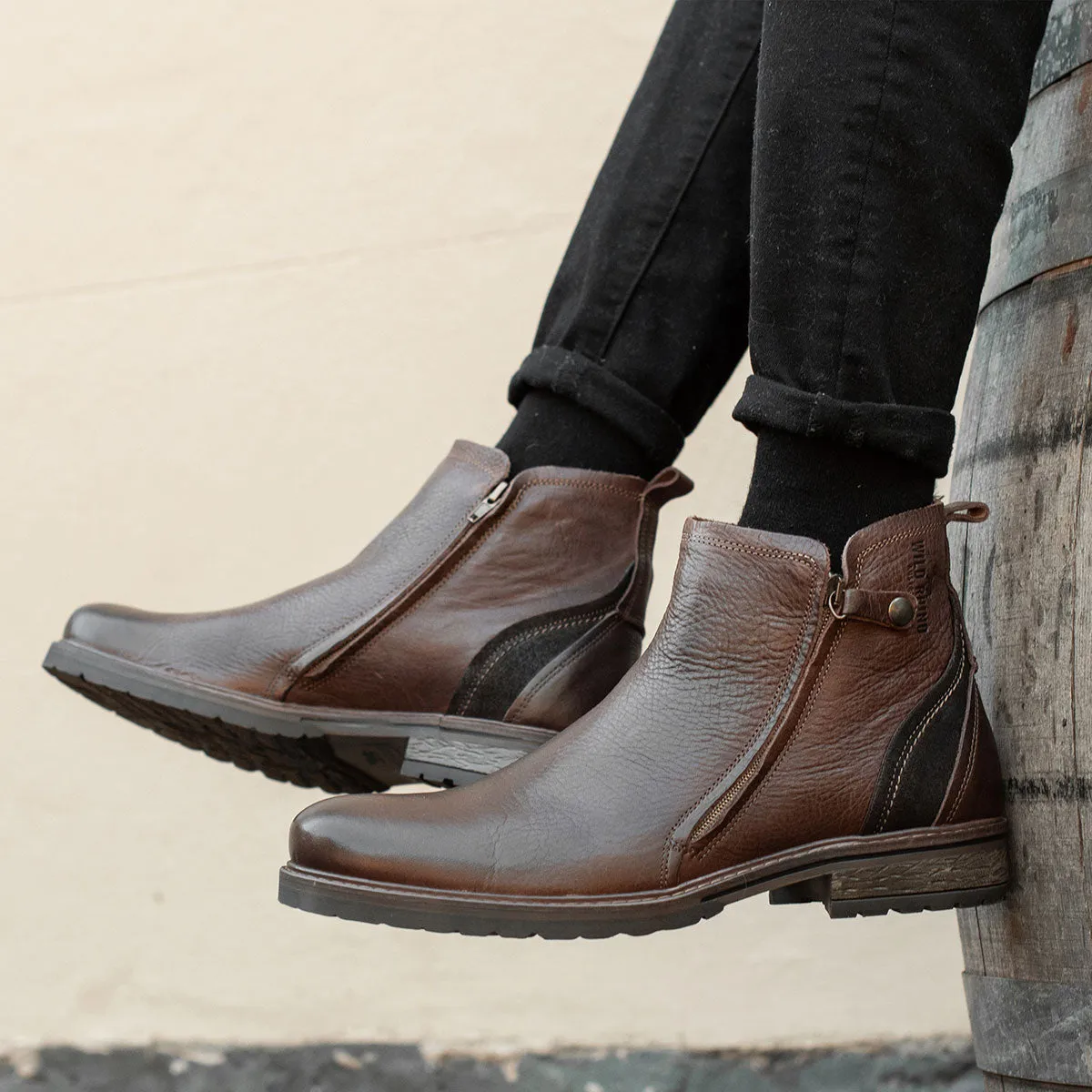 Hunter Zip Up Boots Dark Brown High Traction Mountain Climber Protective Finish Hiking Trails