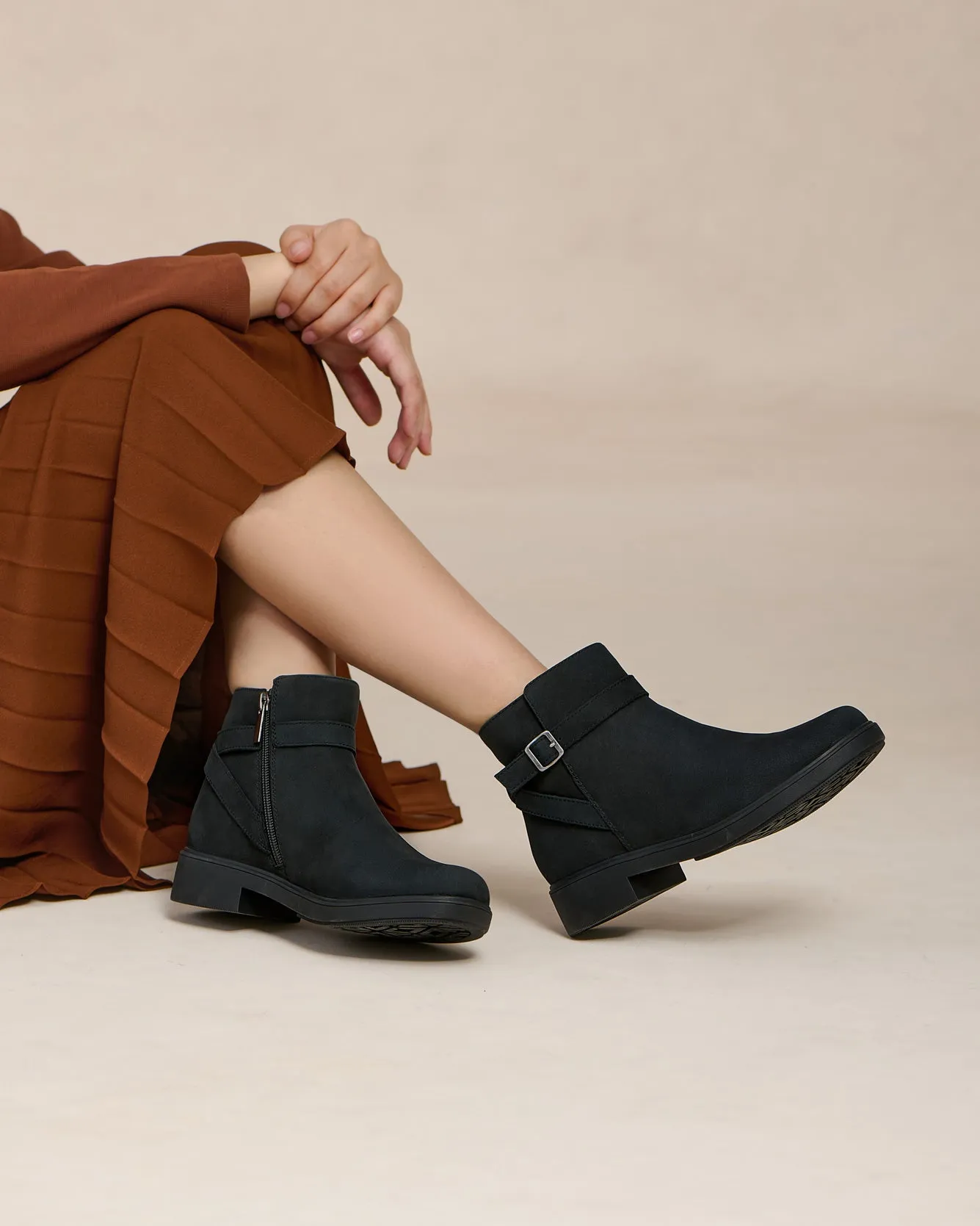 Versatile Style Cushioned Support Compass Buckle Metatarsal