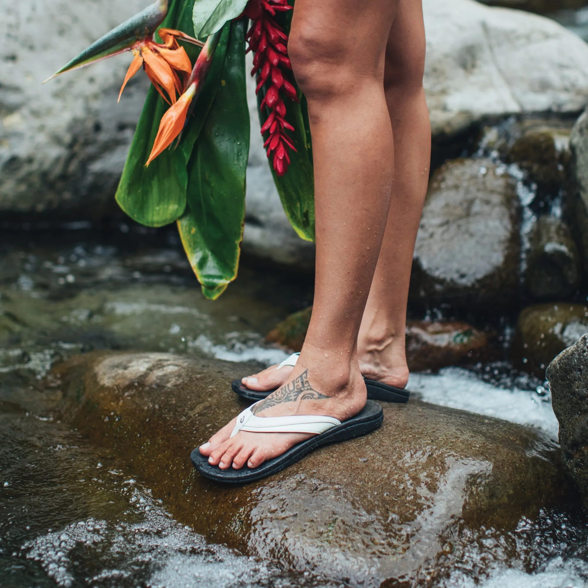 Ohana - White / Black Vacation Mode