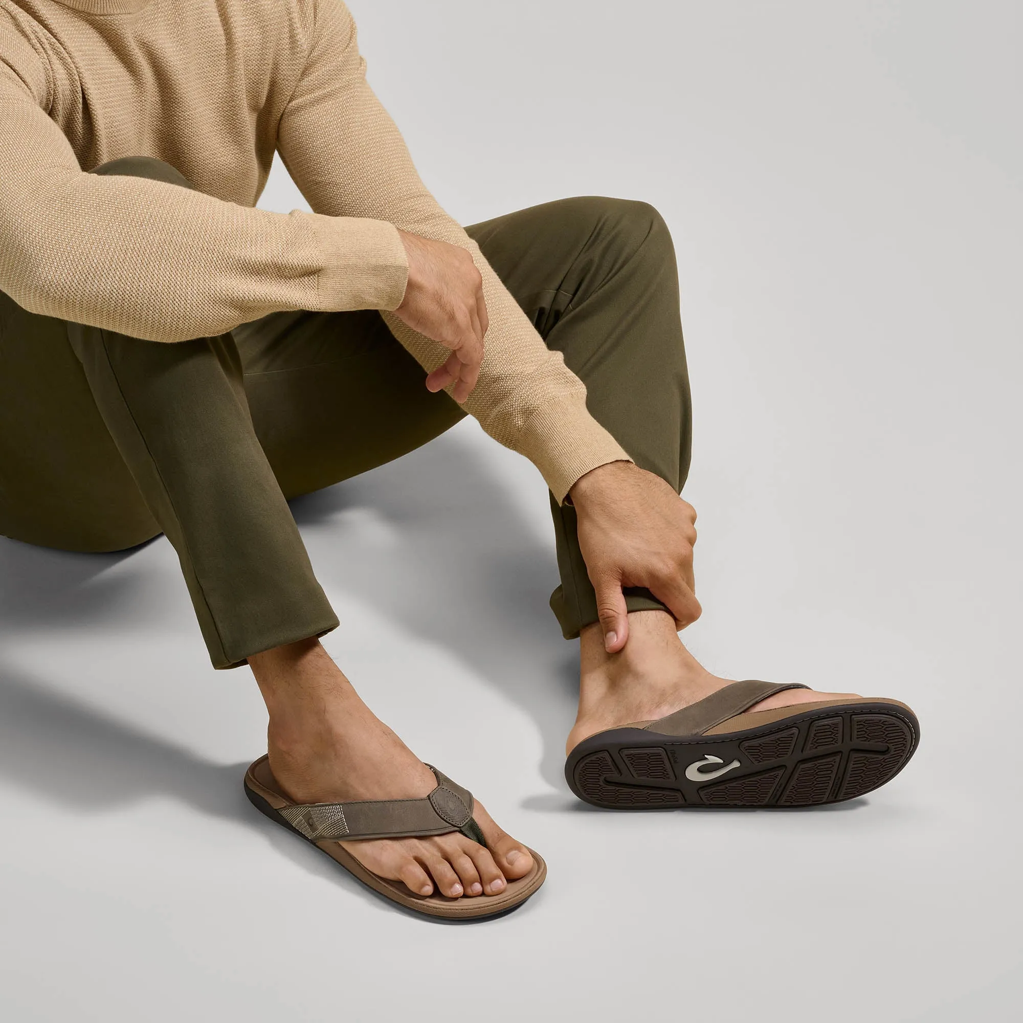 Tuahine - Hunter / Golden Sand Comfortable Vacation Shoes Toe Free
