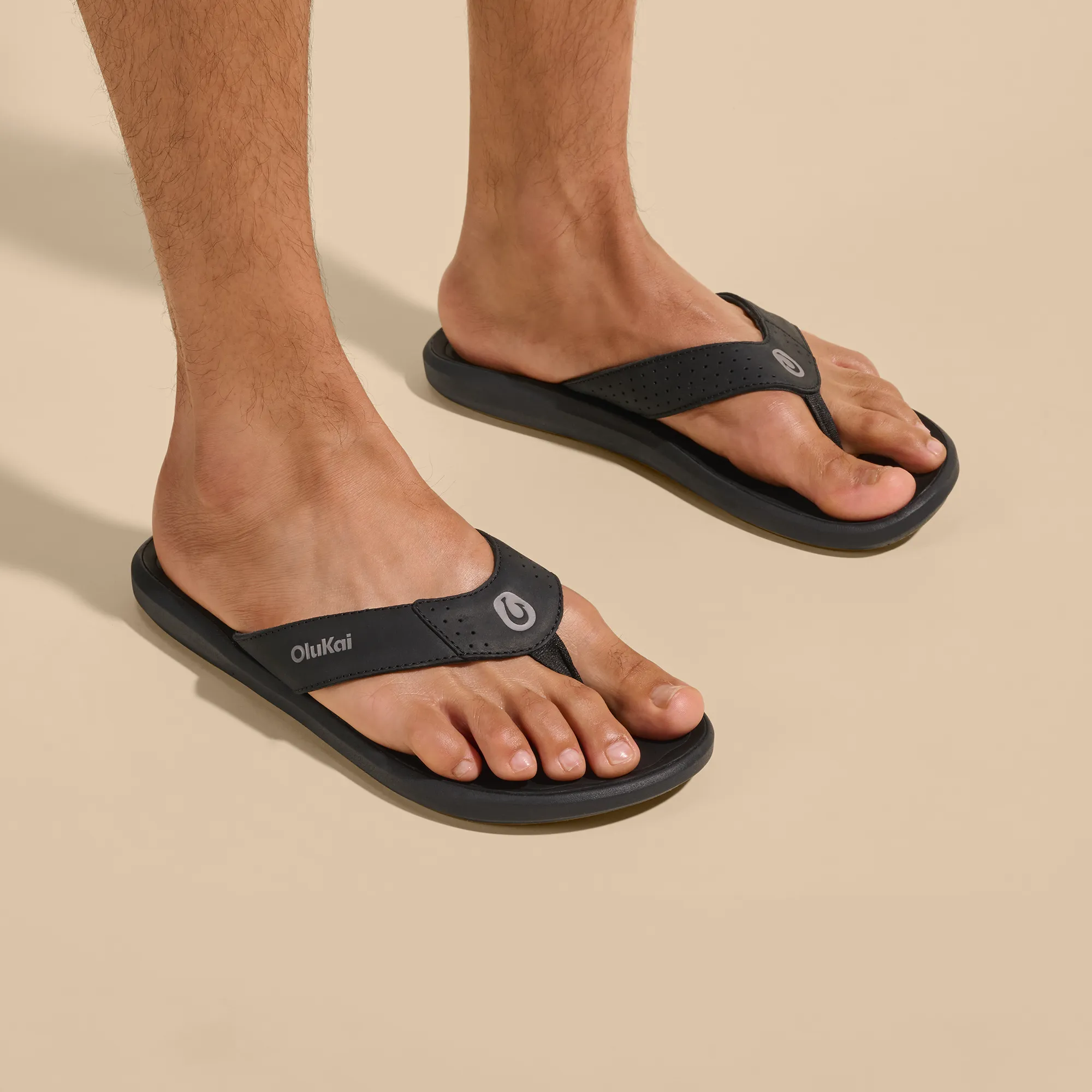 Pili - Lava Rock Closed Toe