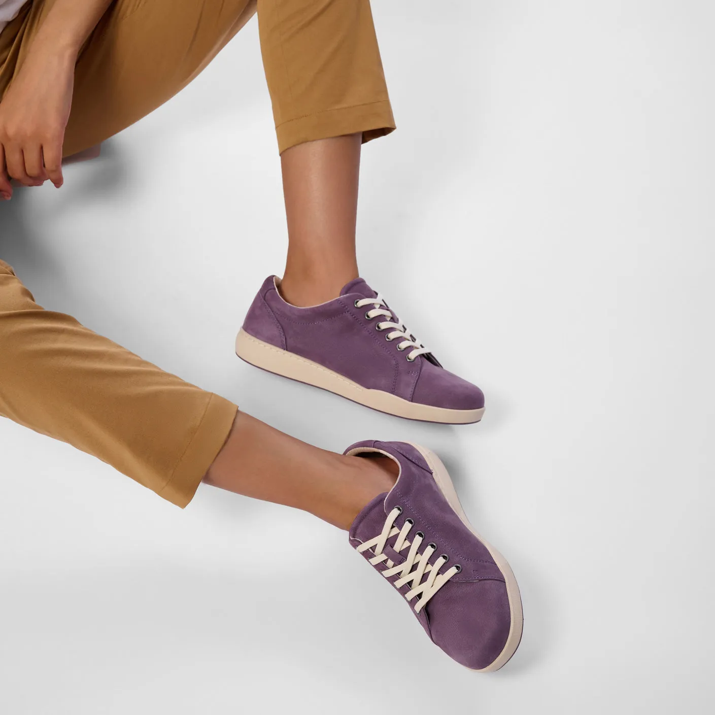 Travel Step Encore Sneaker Metatarsal
