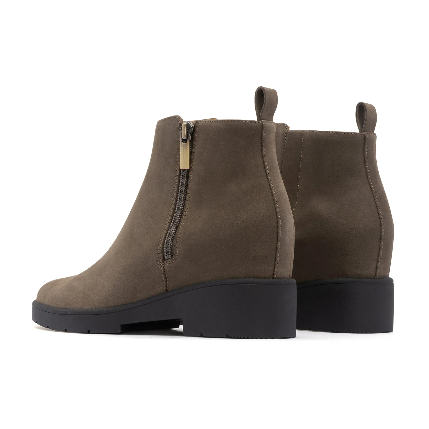 Simple Look City Travel Horizon Zip